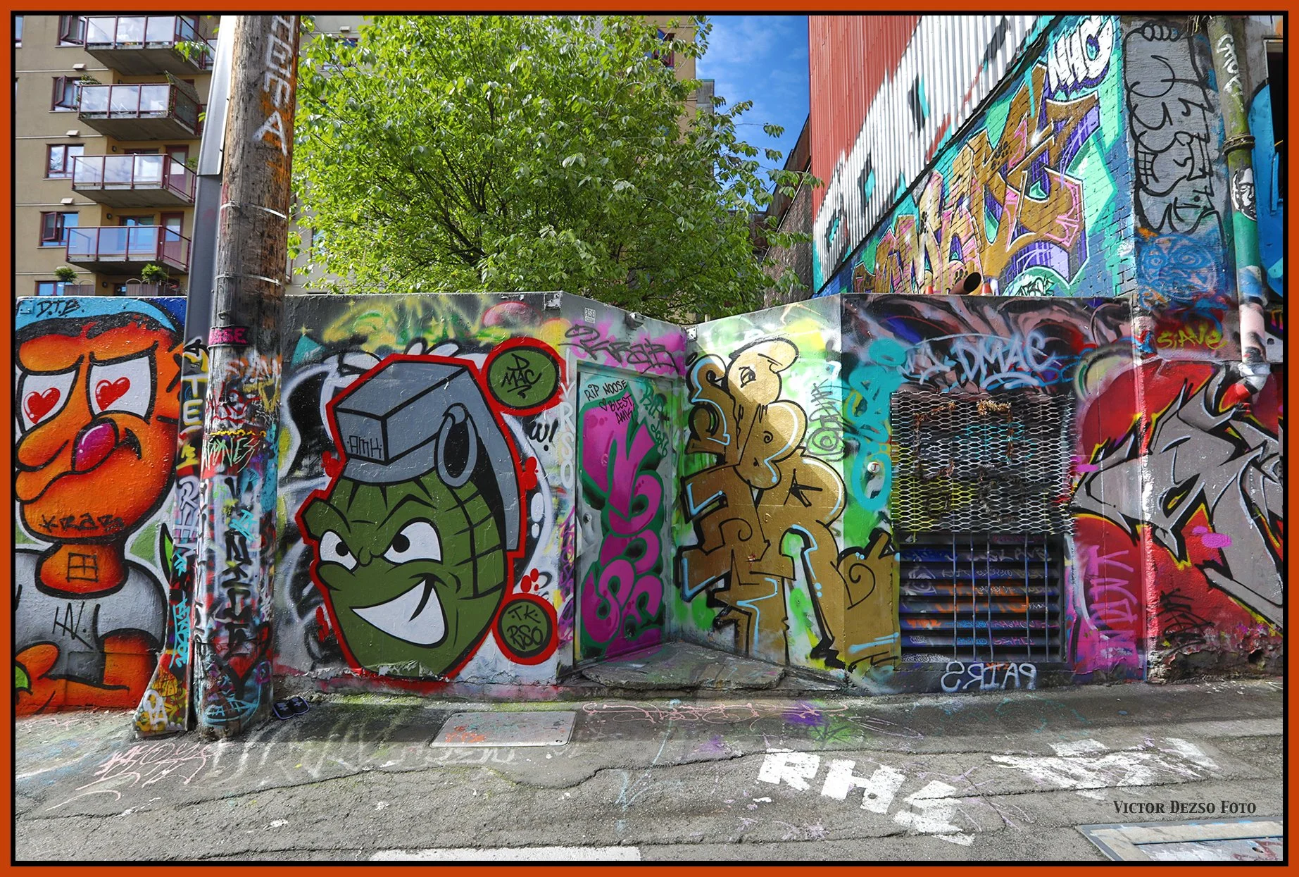 Ashtrey Alley Graffiti_Jul 30_2026_HDR_Pan_4L7432_4x6s.jpg