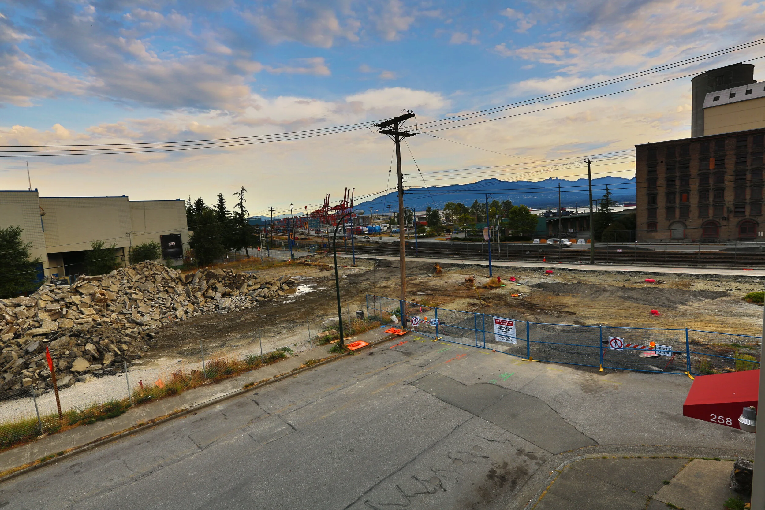 Powell Const_Aug 10_2013_HDR_B2447.jpg