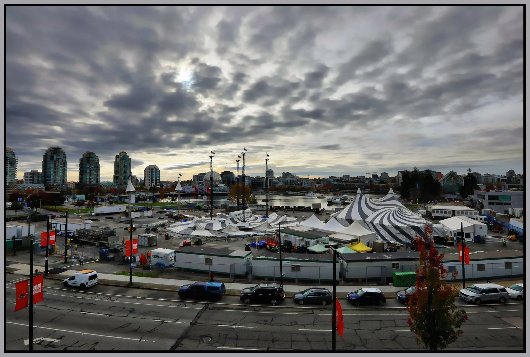 Cirque du Soliel Const from Viaduct_Oct 15_2023_HDR_5C7744_peShdngContrst_4x6s.jpg