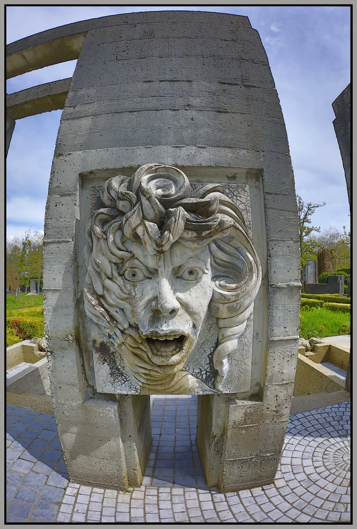 Italian Gardens Faces_May 11_2022_HDR_4G9341_4x6s.jpg