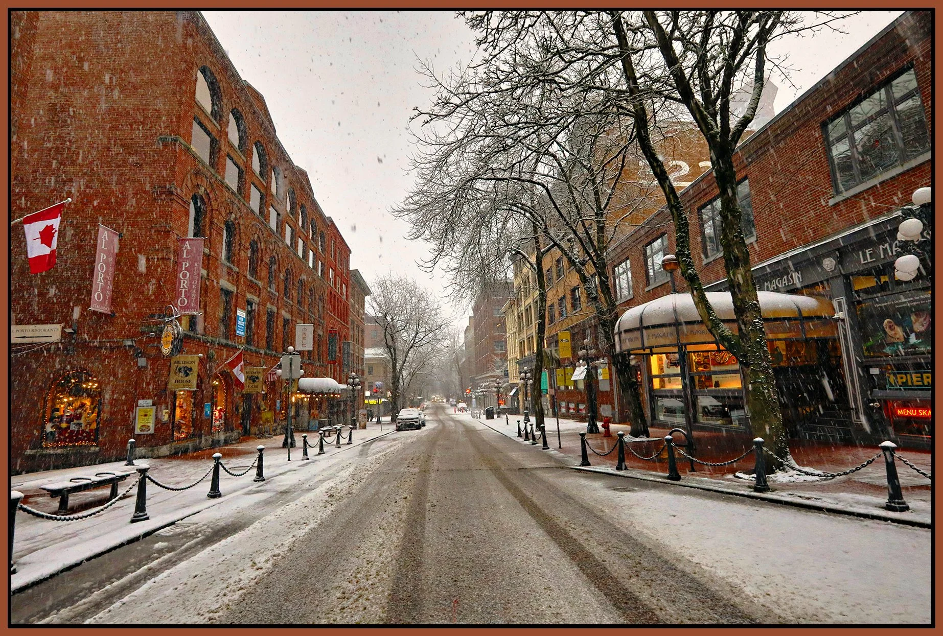 Gastown 325 Water St LkgE_Feb 2_2025_HDR_5E8972_peVenice_4x6s.jpg