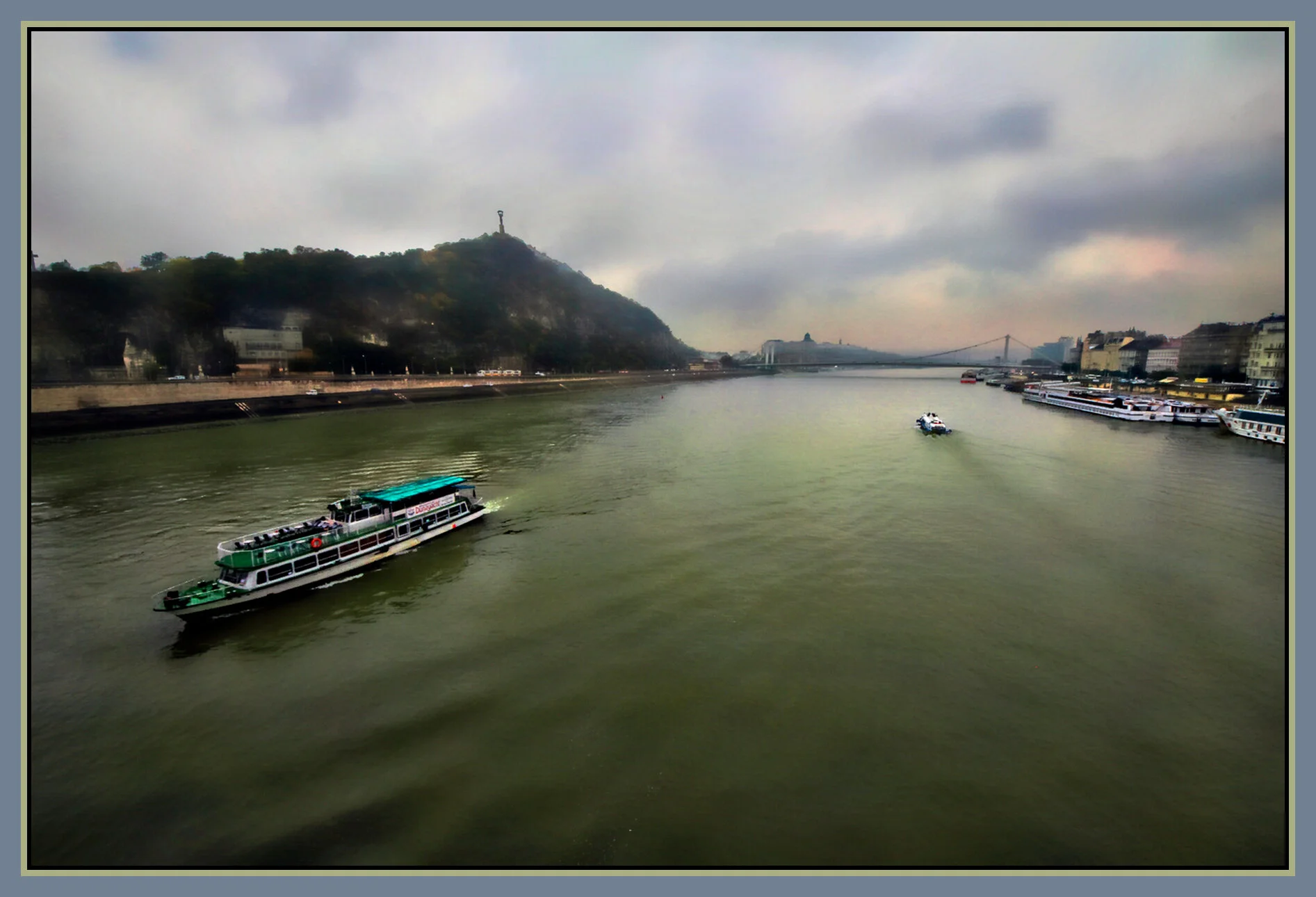 Budapest Danu_Oct 24,2011_5153_peWater_Hdr2013_4x6_1s.jpg
