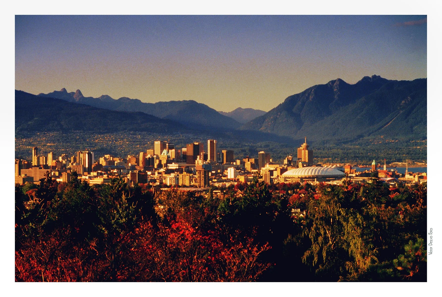 Vancouver from Queen E Pk_1986_peExpMrg_FlttnHstgrm_Nebulizze_4x6.jpg