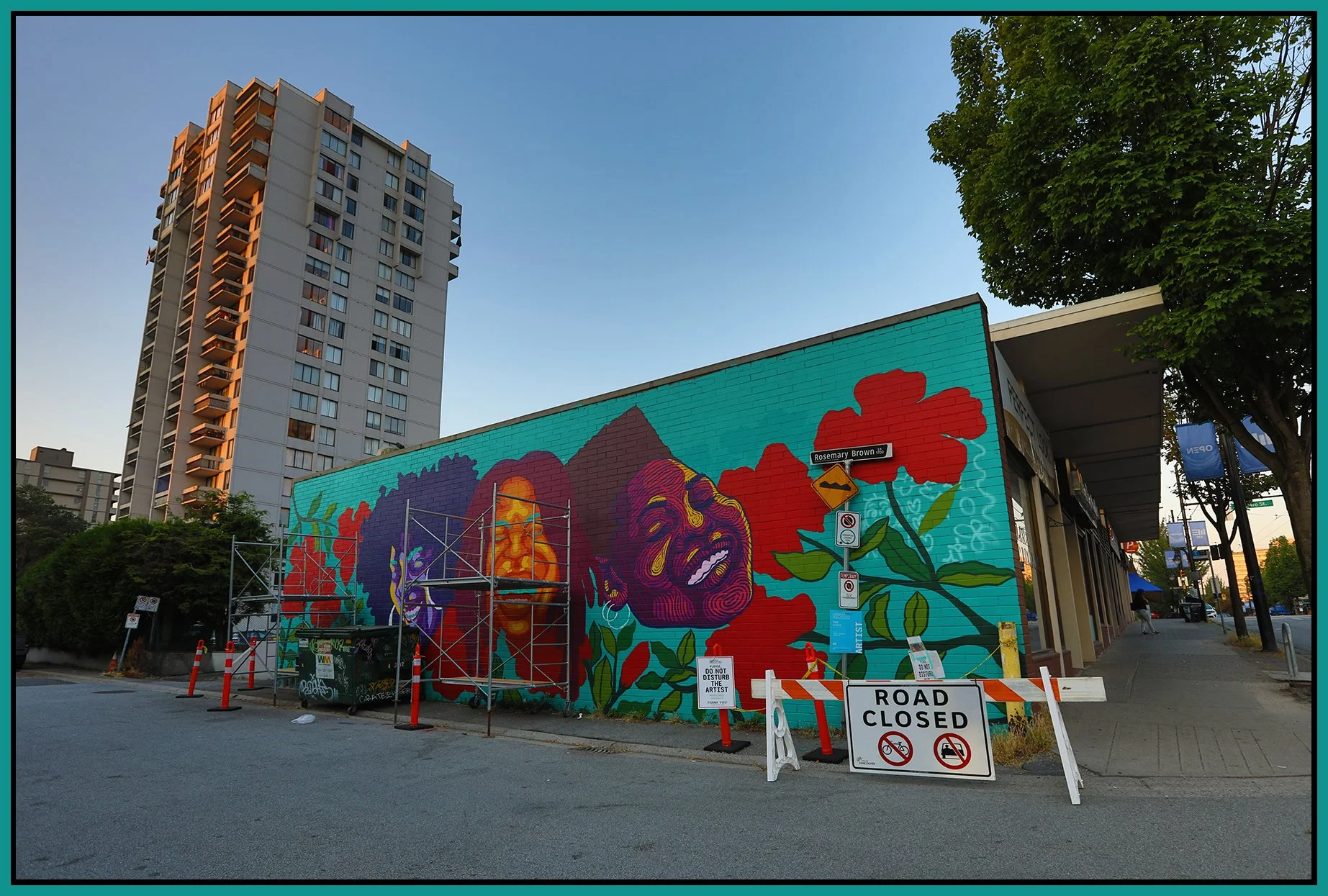 Denman St Mural_Jul 28_2022_HDR_5B3682_4x6s.jpg