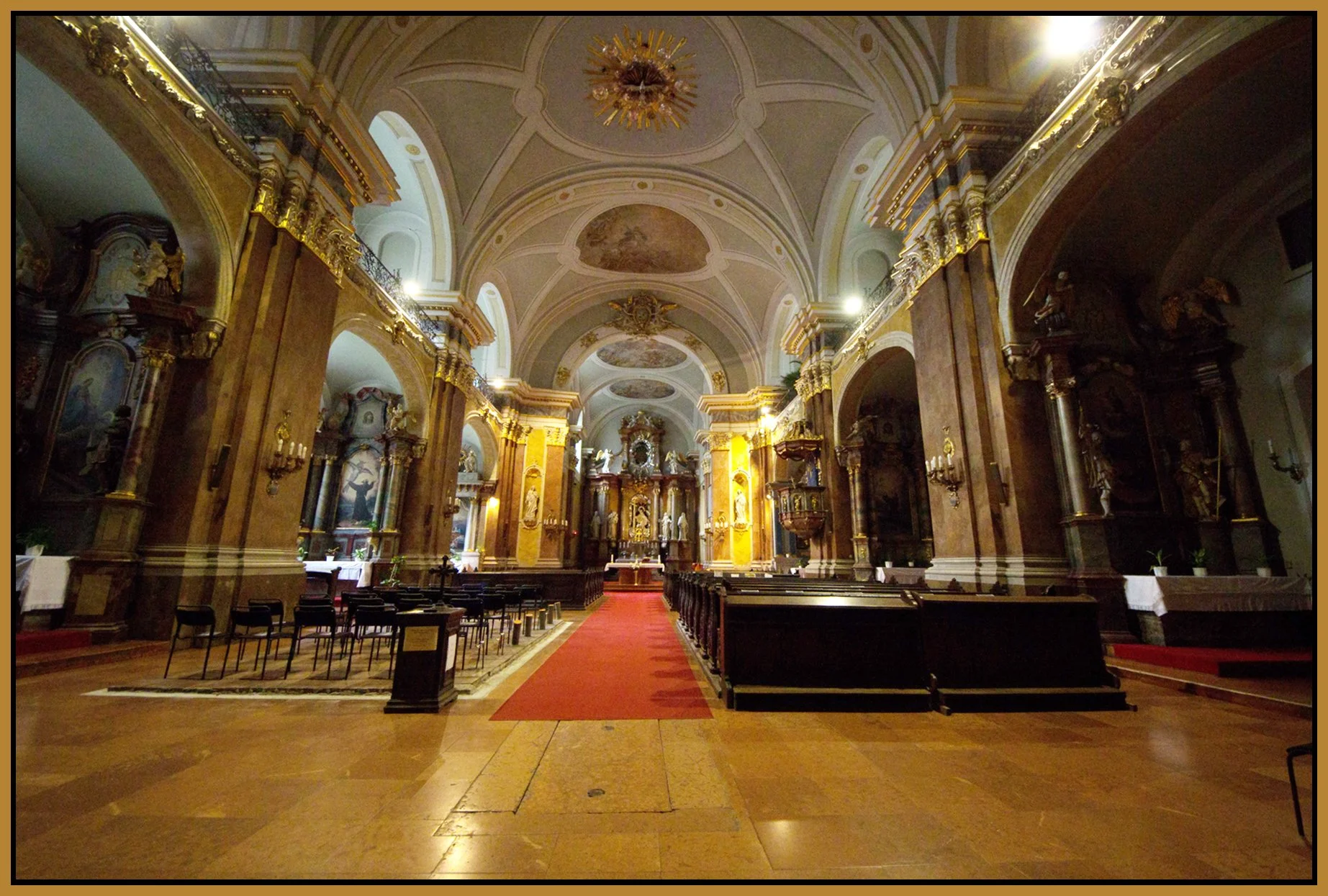 Budapest Church_Oct 20_2011_3307_4x6s.jpg