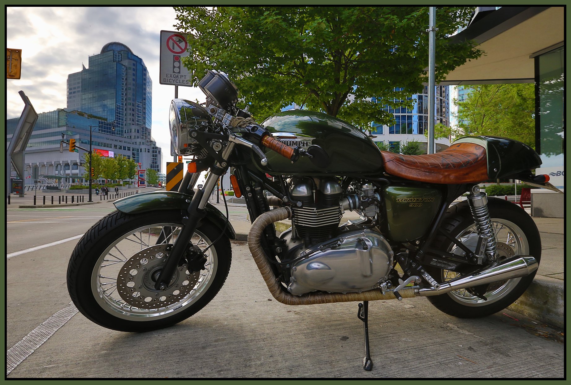 Triumph Thruxton 900_Jul 25_2014_HDR_F1908_4x6s.jpg