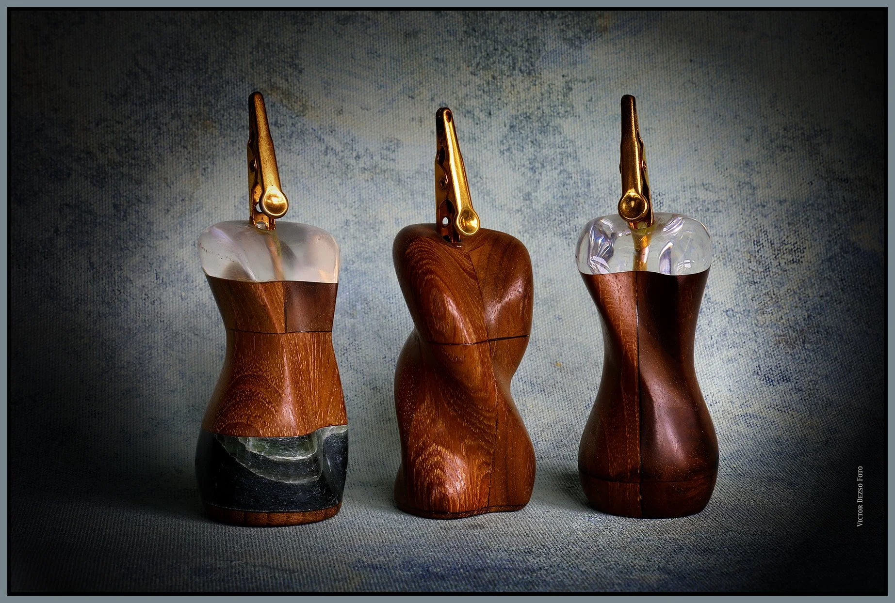 Gnice Pipes Roach Clips_Feb 26_2025_HDR_5E9984_1_peWowEffct1_PopDrkn_4x6s.jpg