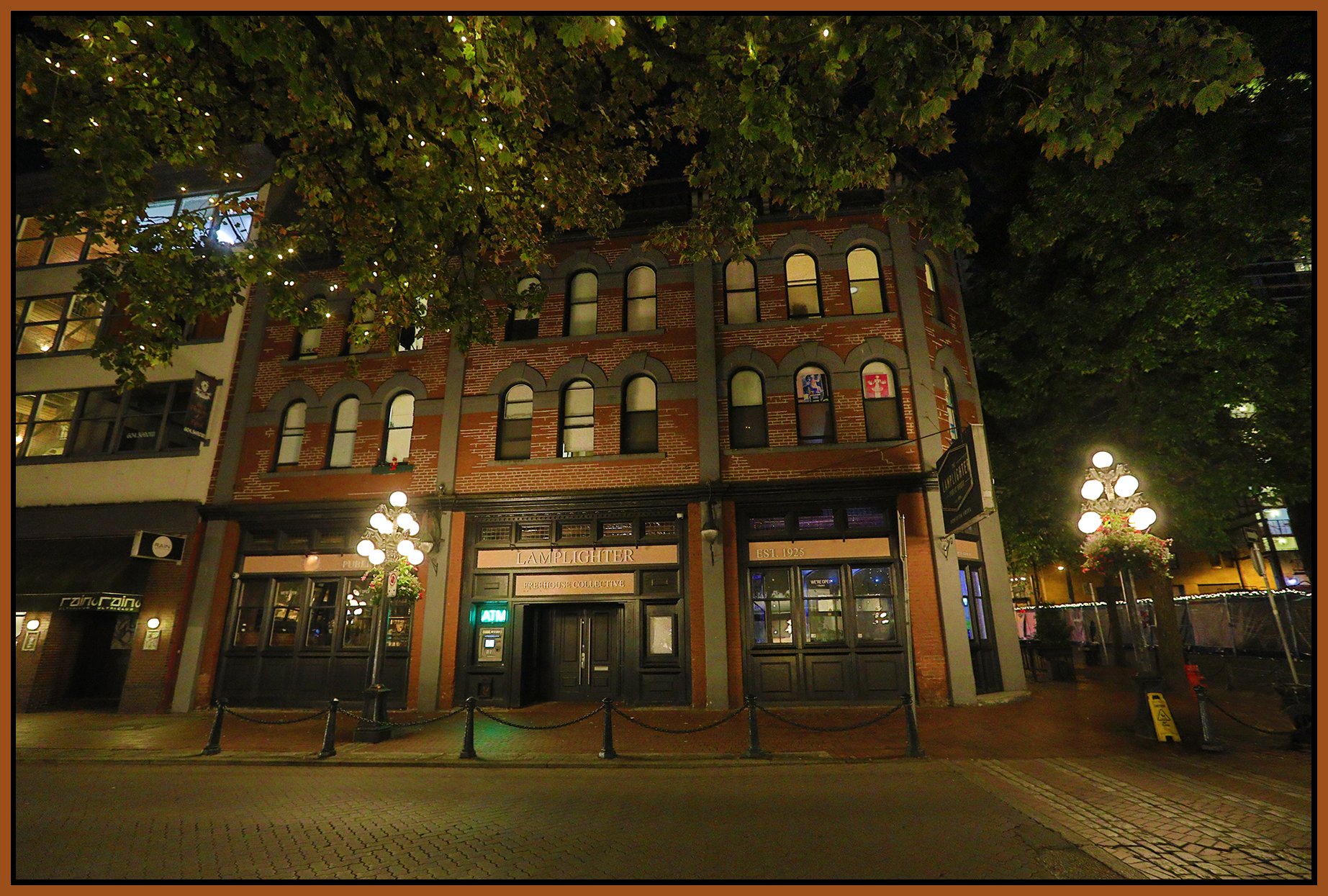 Gastown Lamplighter Pub_Sep 8_2022_HDR_5B7595_4x6s.jpg