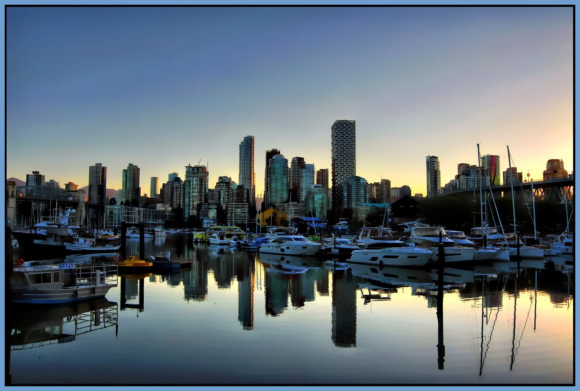 Burrard Bridge LkgW_Sep 8_2022_HDR_4H2135_1.1_4x6s.jpg