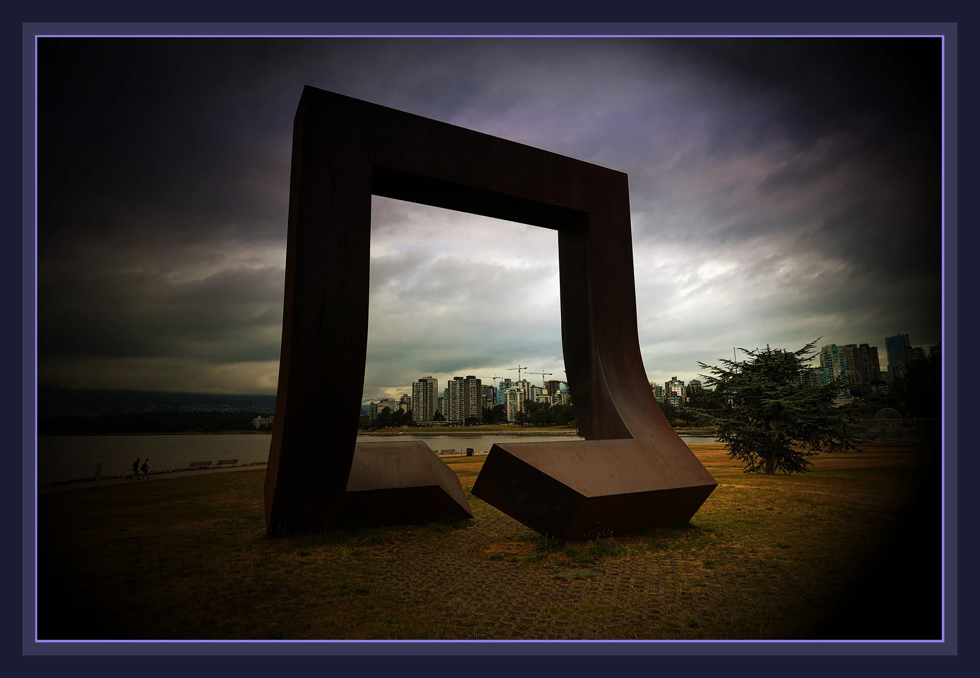 Vanier Pk Art_Jul 24_2019_HDR_E0847_peIntnSunst_4x6s.jpg