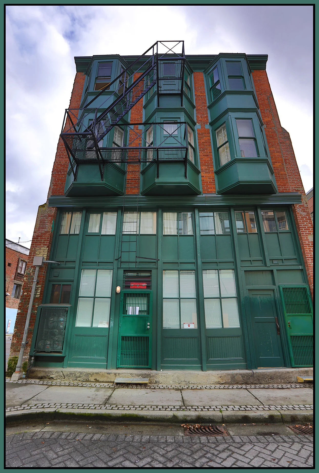Chinatown Alley_Apr 7_2019_HDR_E0240_4x6s.jpg