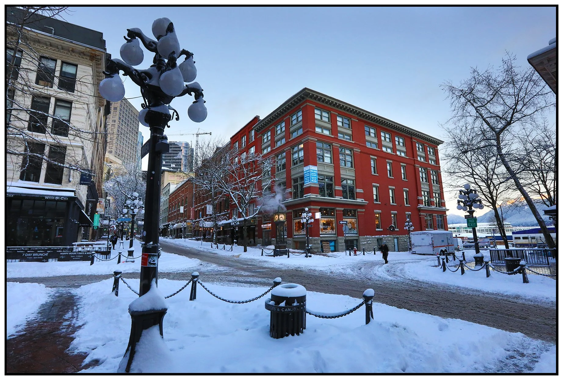 Gastown Water St Snow_Dec 30_2021_HDR_5A5682_4x6s.jpg