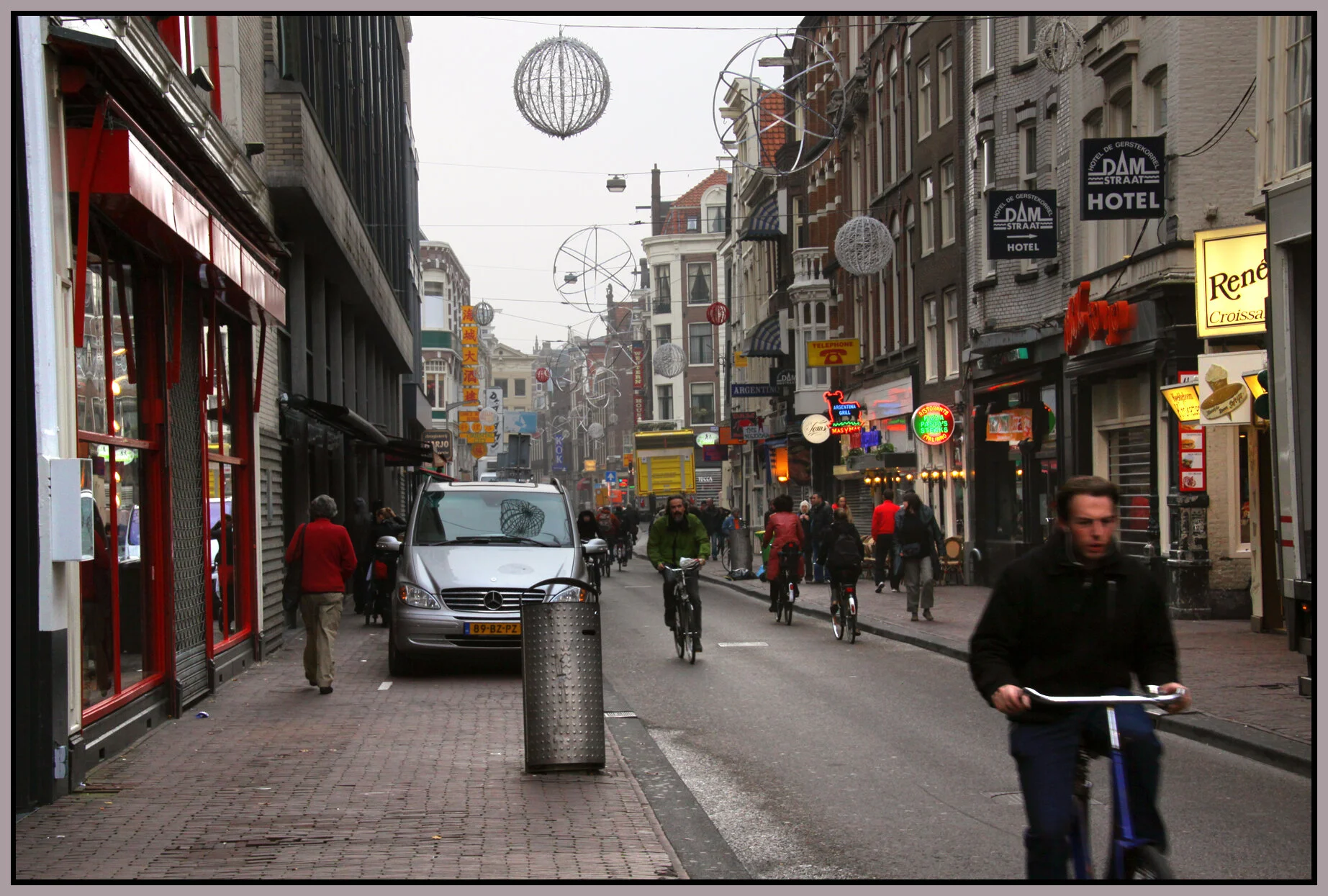 Amsterdam_Nov 8_2011_6507vel_4x6s.jpg