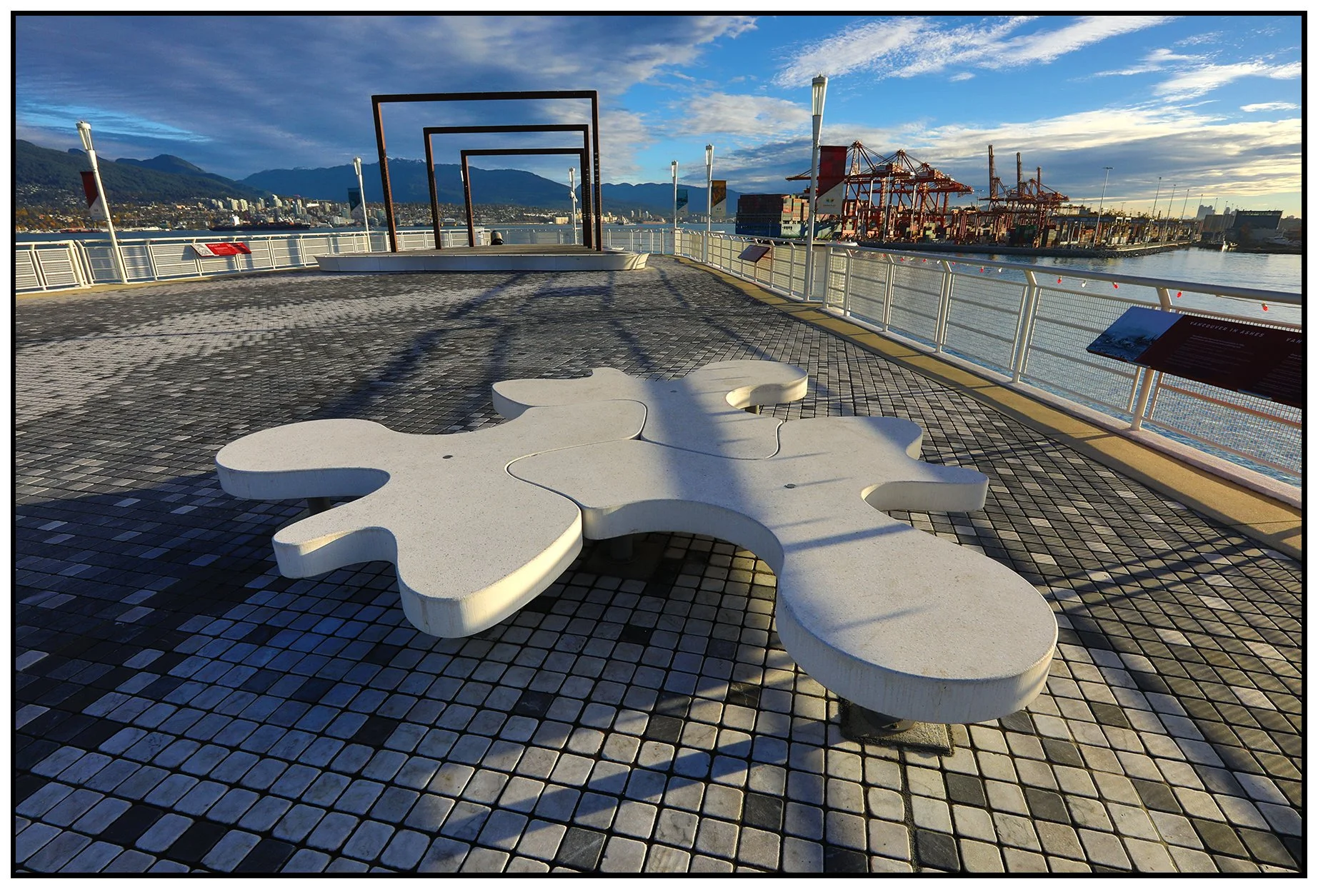Canada Place Benches_Nov 24_2022_HDR_5C7602_4x6s.jpg
