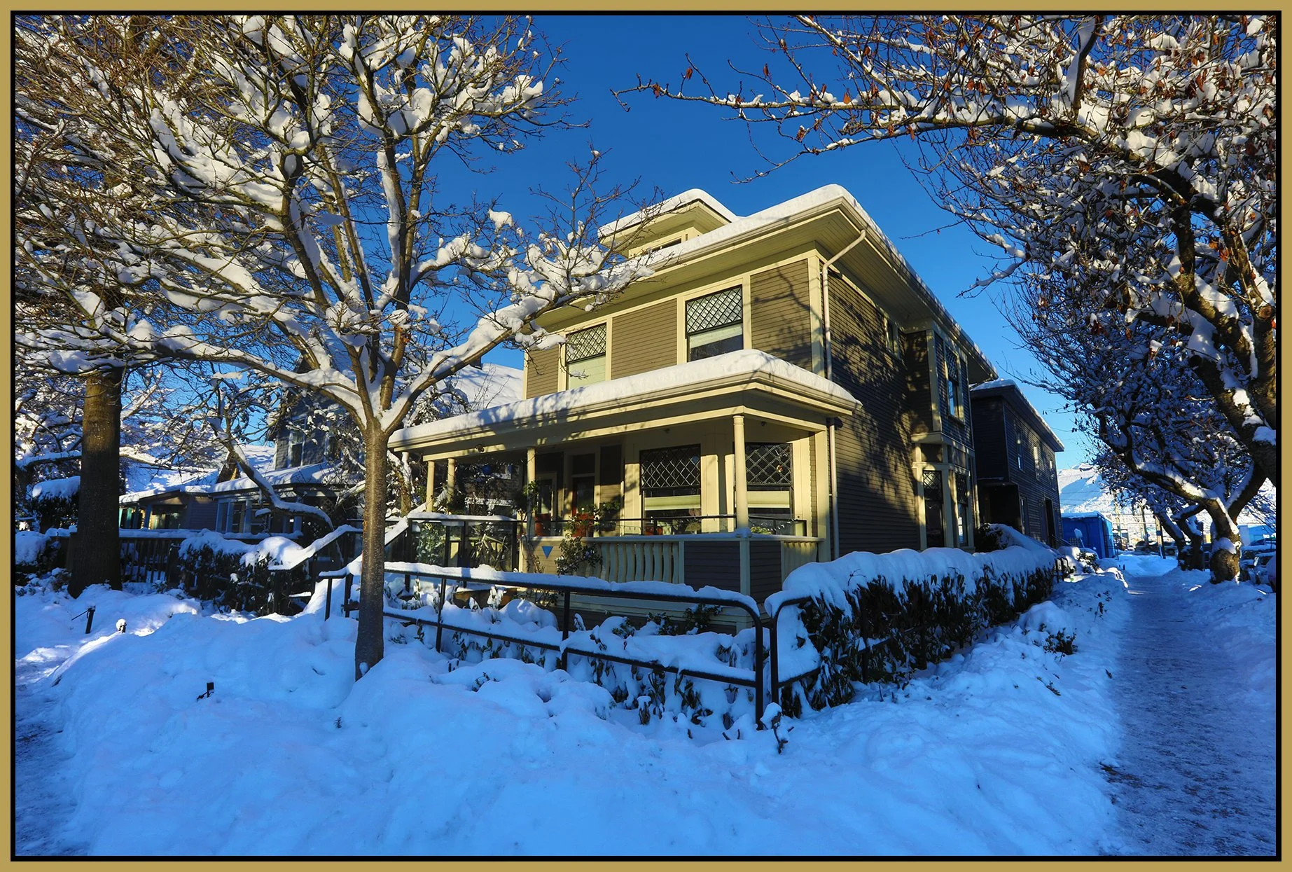 799 E Pender St_Strathcona in Snow_Dec 21_2022_HDR_5D0363_4x6s.jpg
