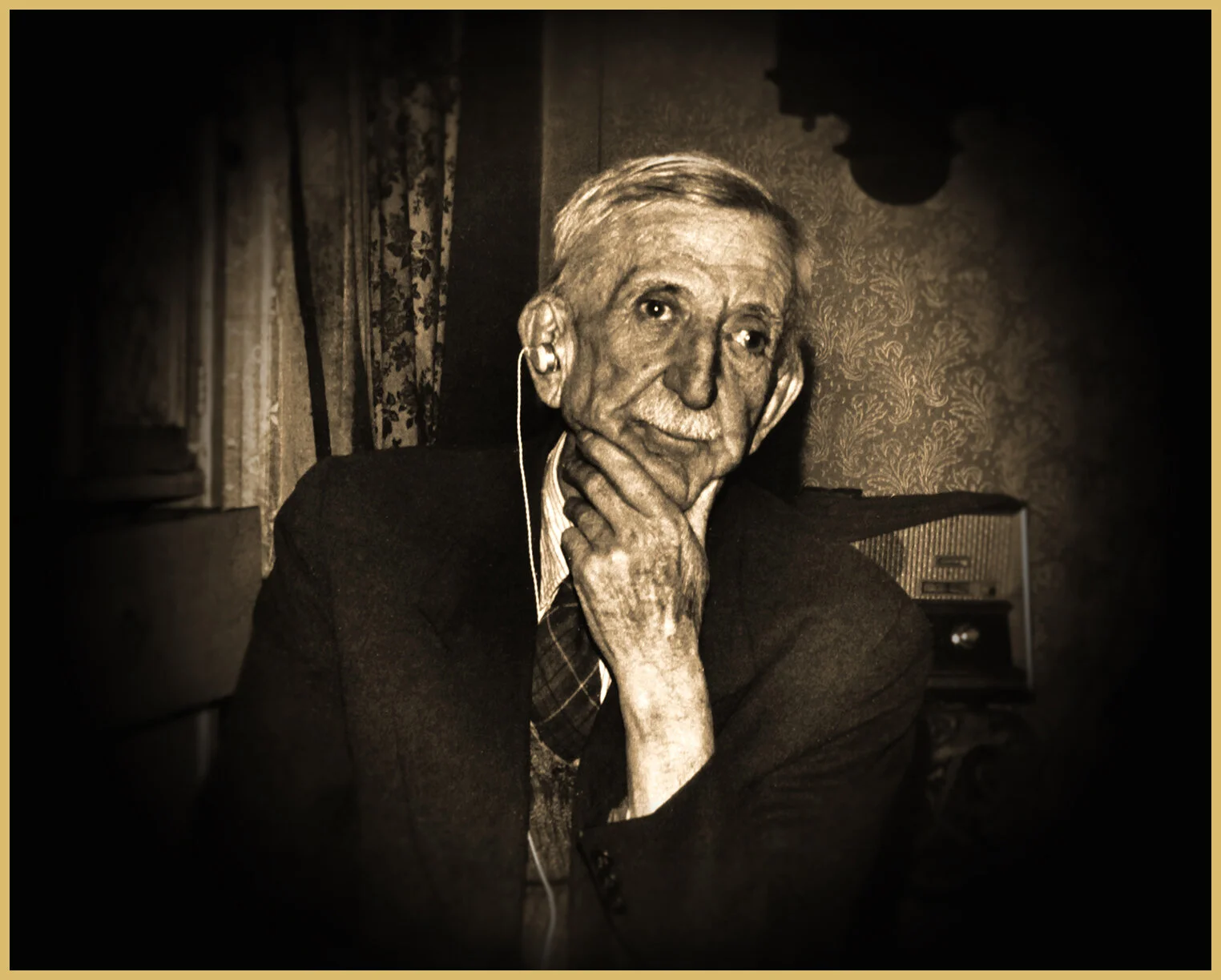 Nagyapu 1970_8555_peRomneybw_Constrch1_StrngVig_4x5s.jpg