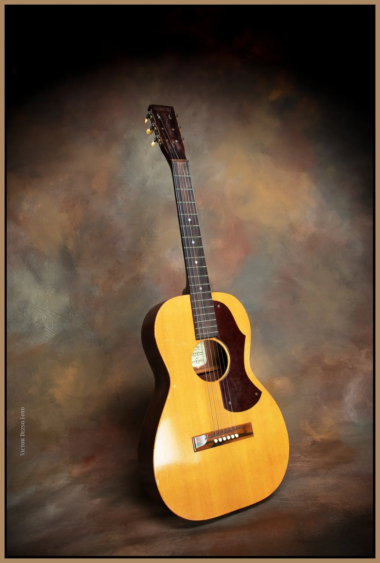 Artist Hensel Guitar_Sep 22_2023_CR2_5C6475_peDecRadVig_4x6s.jpg