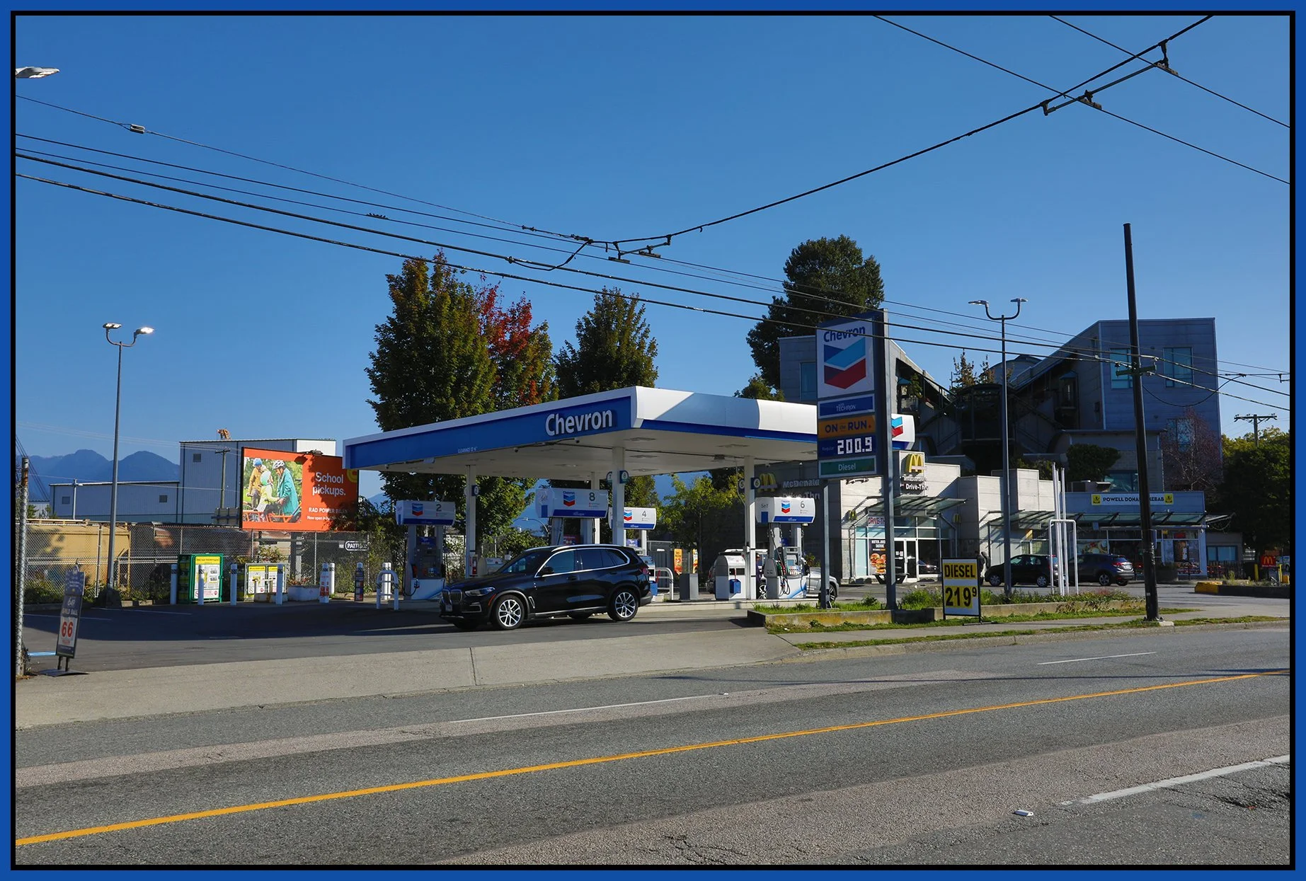 1925 Powell St Chevron_Sep 23_2023_HDR_5C6425_4x6s.jpg