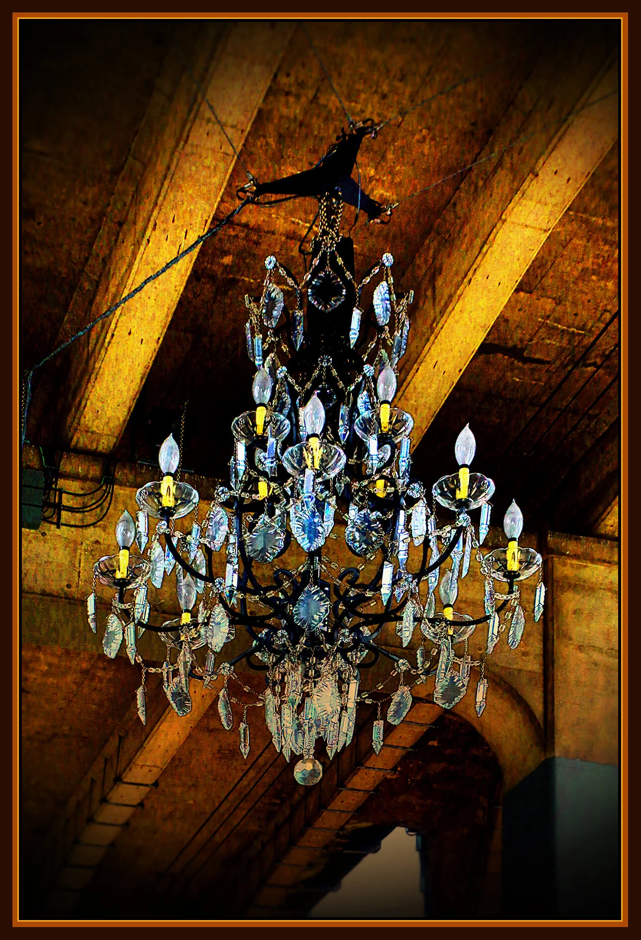 1500 Granville Chandalier_Dec 2_2019_HDR_F6460_peVibrClrs&DrkndExp&StrngVig&Ss_4x6s.jpg
