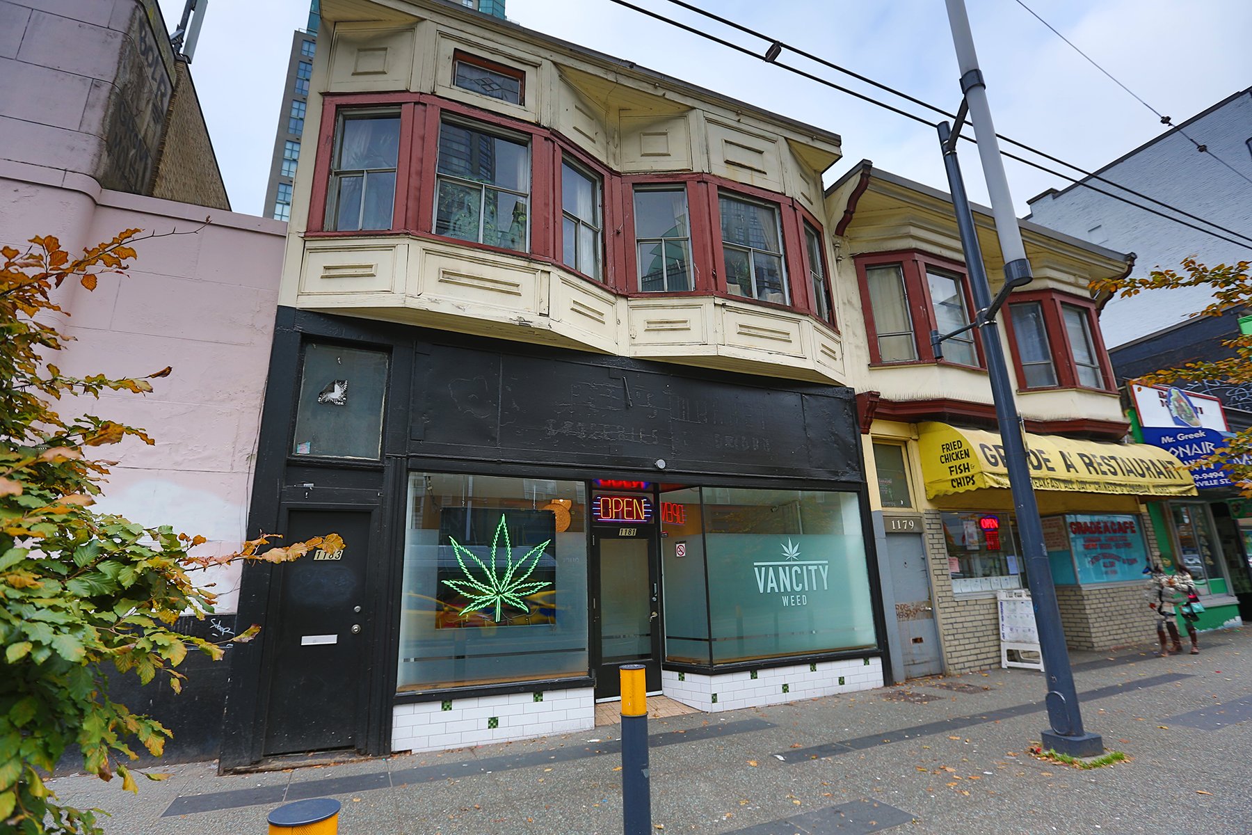 1181 Granville St_Nov 3_2015_HDR_H9633_4x6.jpg