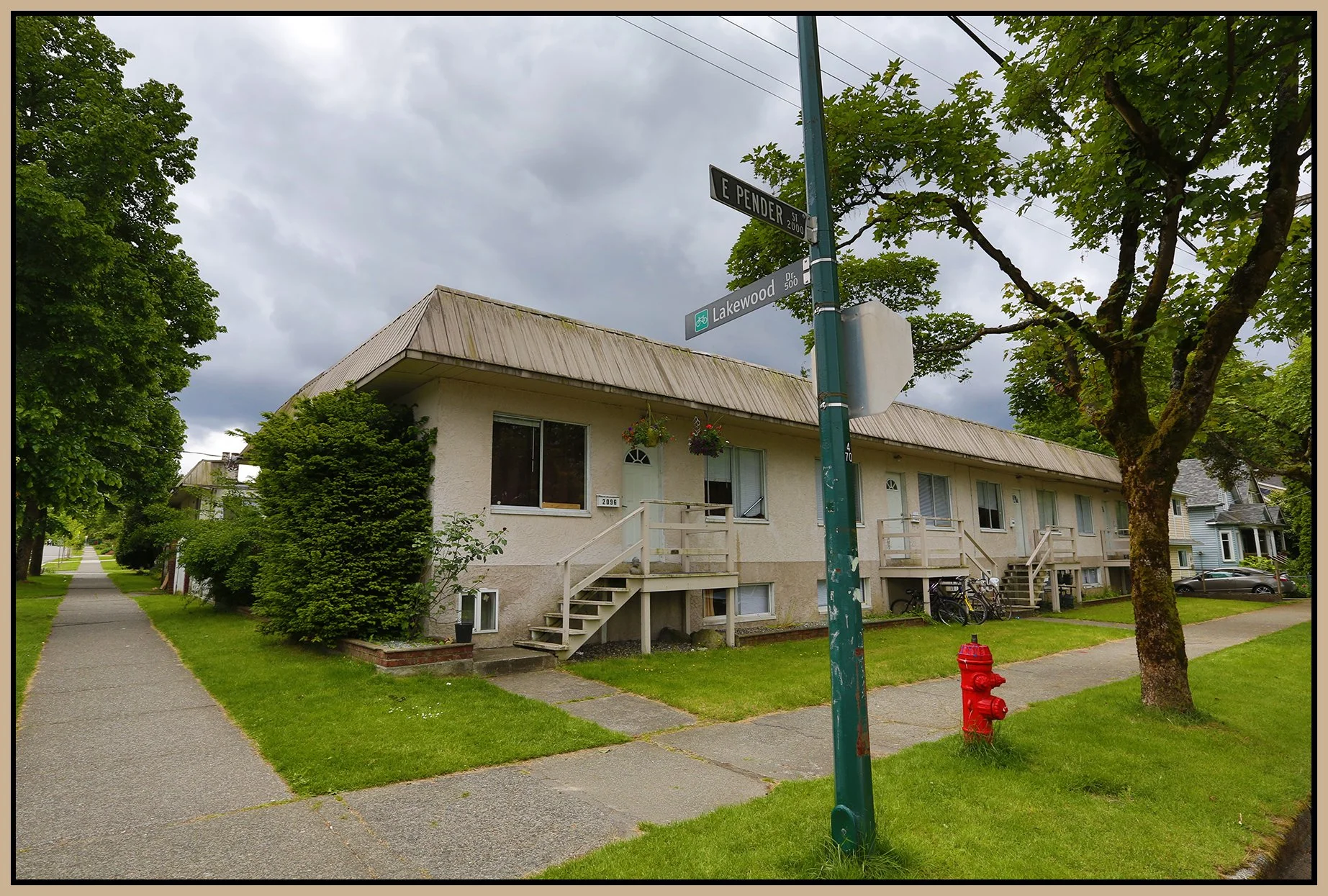 2096 E Pender St_May 26_2013_HDR_A3077_4x6s.jpg