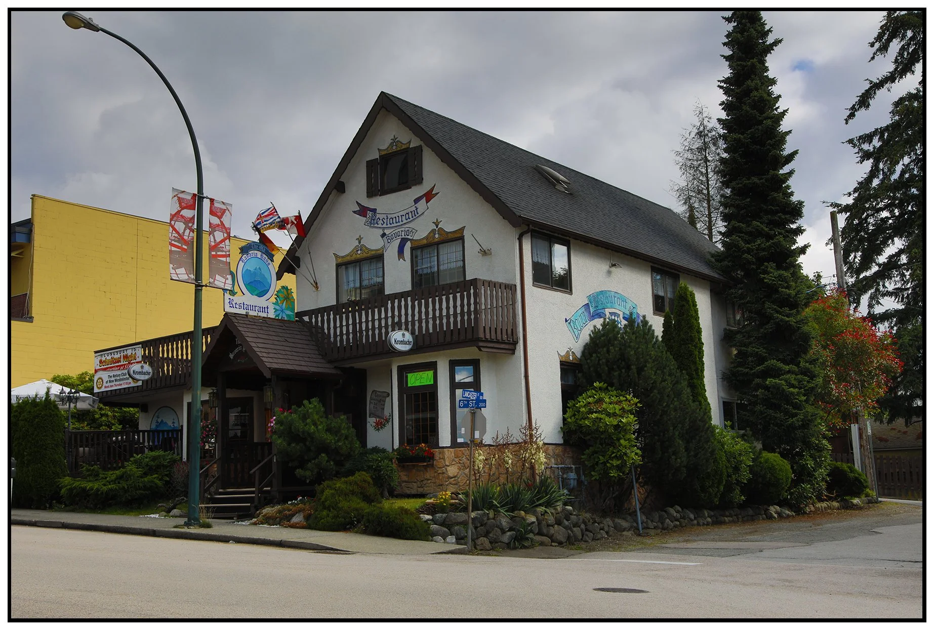 New Westminster 6th St Mural_4F2664_4x6s.jpg