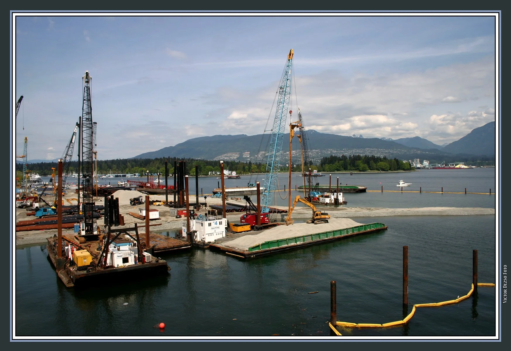 Coal Harbour Const_May 1_2005_8919_4x6s.jpg