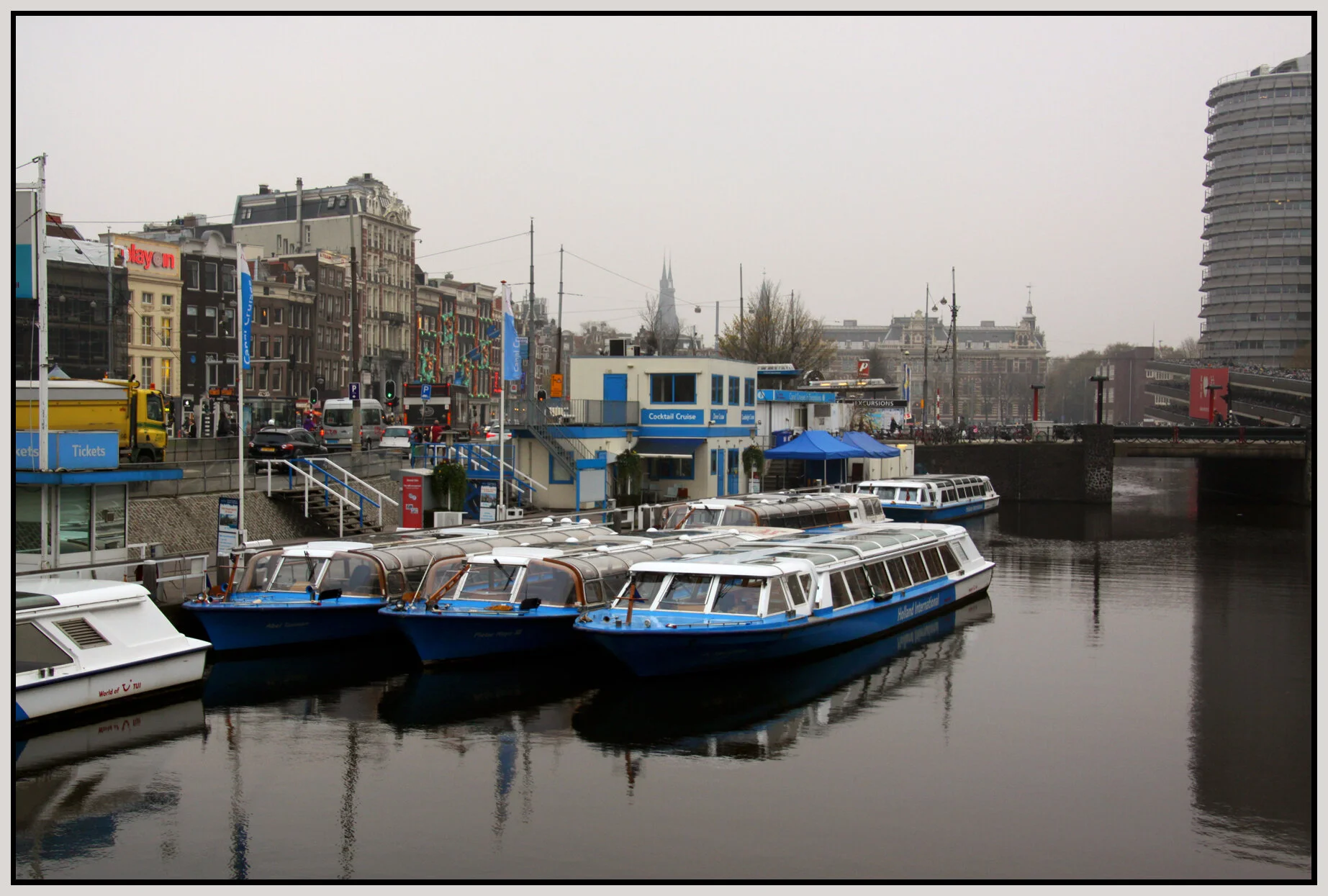 Amsterdam_Nov 8_2011_6475vel_4x6s.jpg