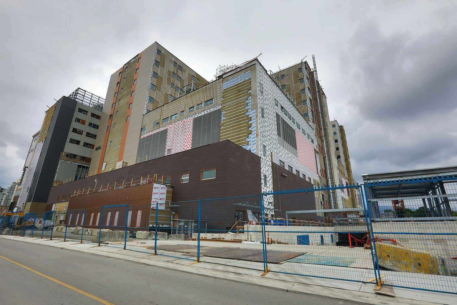 New St.Paul's Hospital Const_Jun 22_2028_HDR_4J6797_4x6.jpg