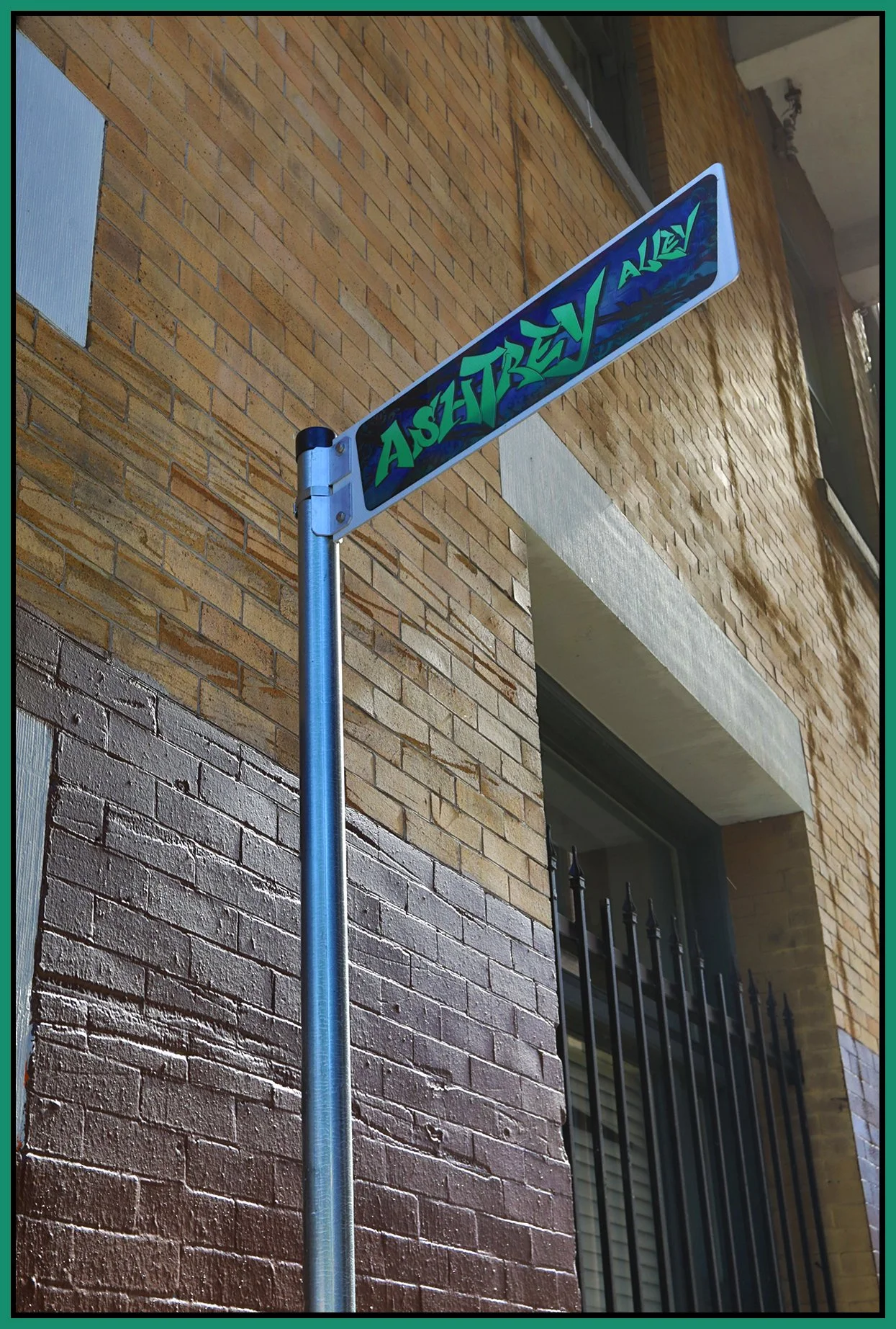 Ashtrey Alley Sign_Jul 30_2026_HDR_4L7488_4x6s.jpg