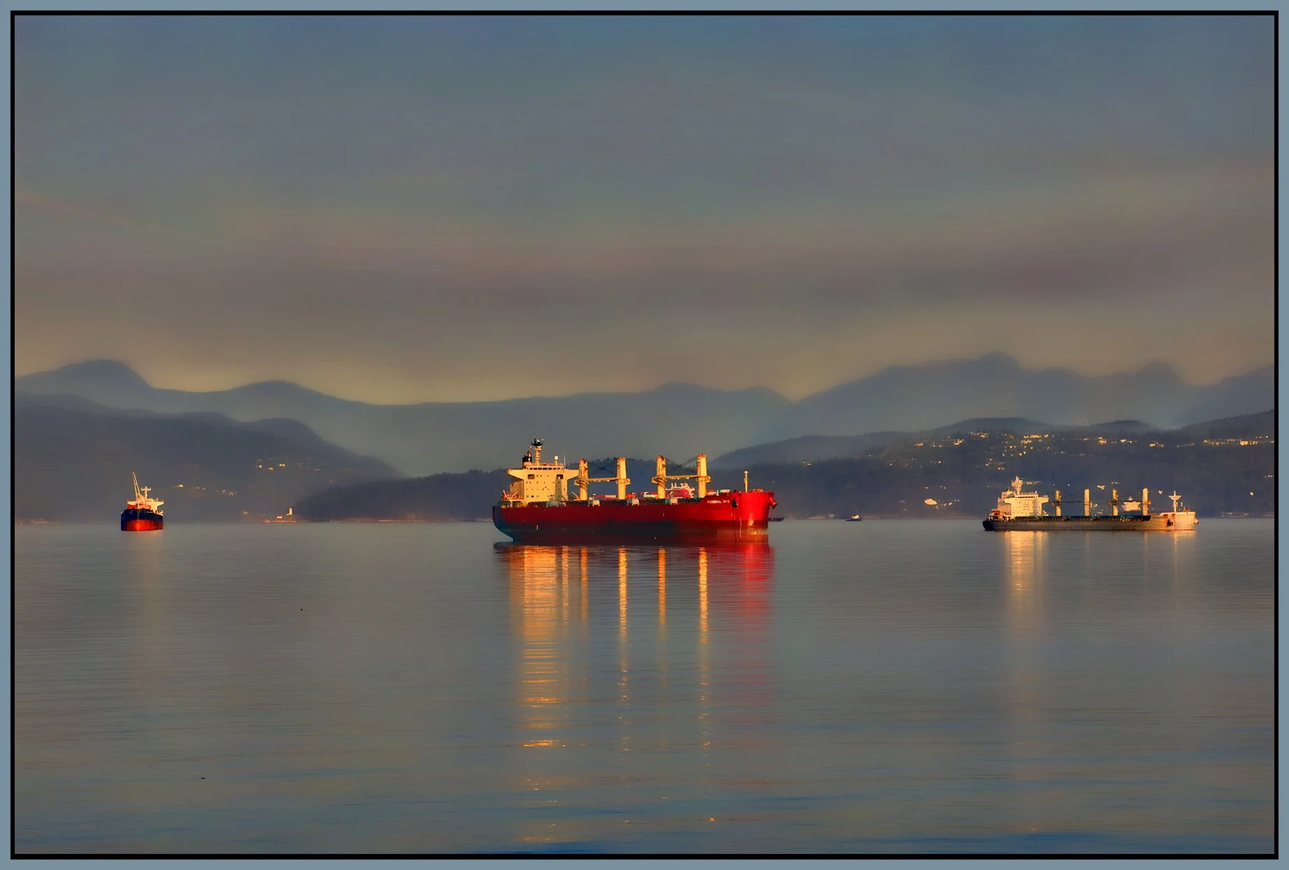 English Bay Ships_Oct 14_2022_HDR_4H3854_peHdr2013_1_4x6s.jpg