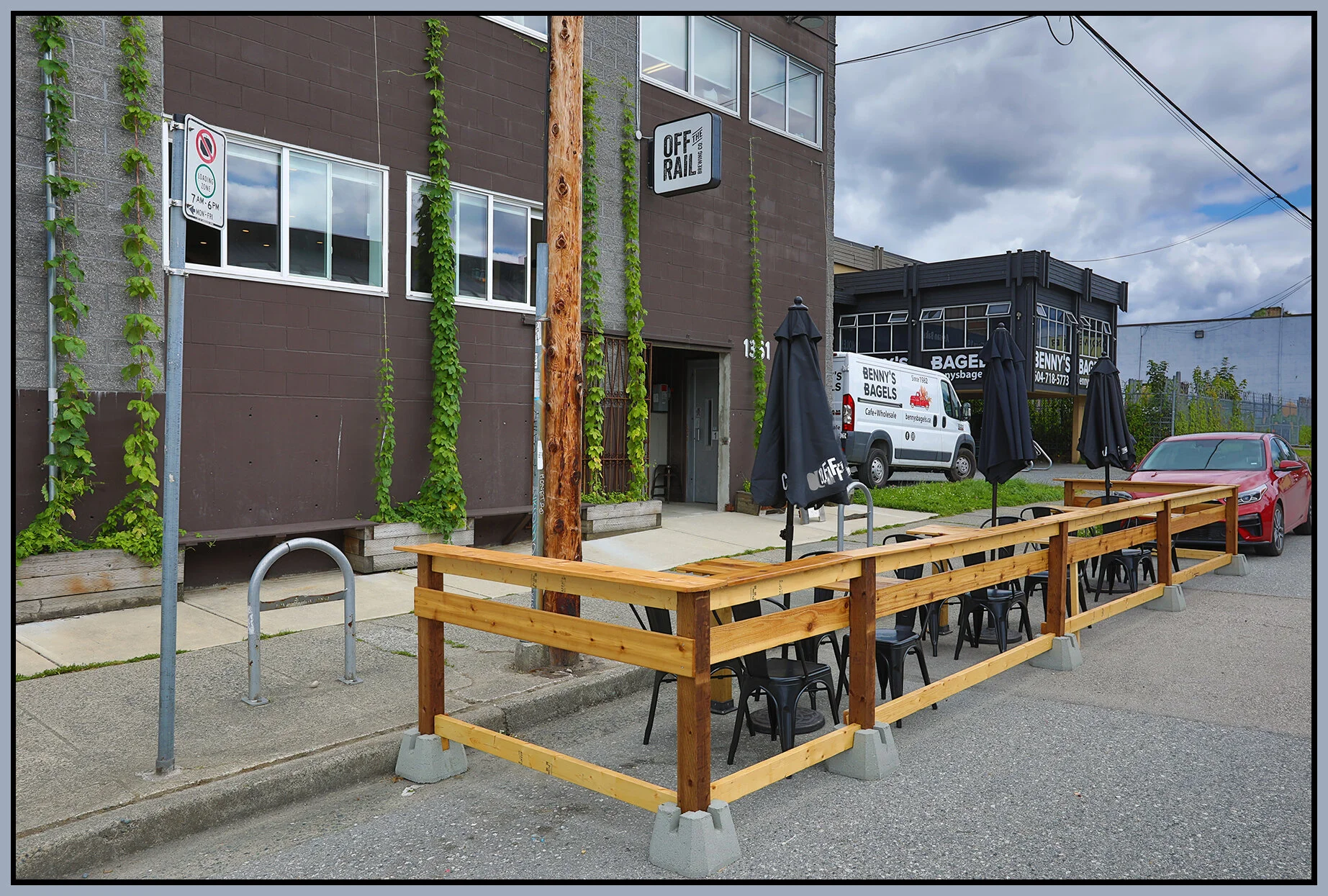 1361 Union Curbside Seating_Jul 8_2020_HDR_4F0844_4x6s.jpg