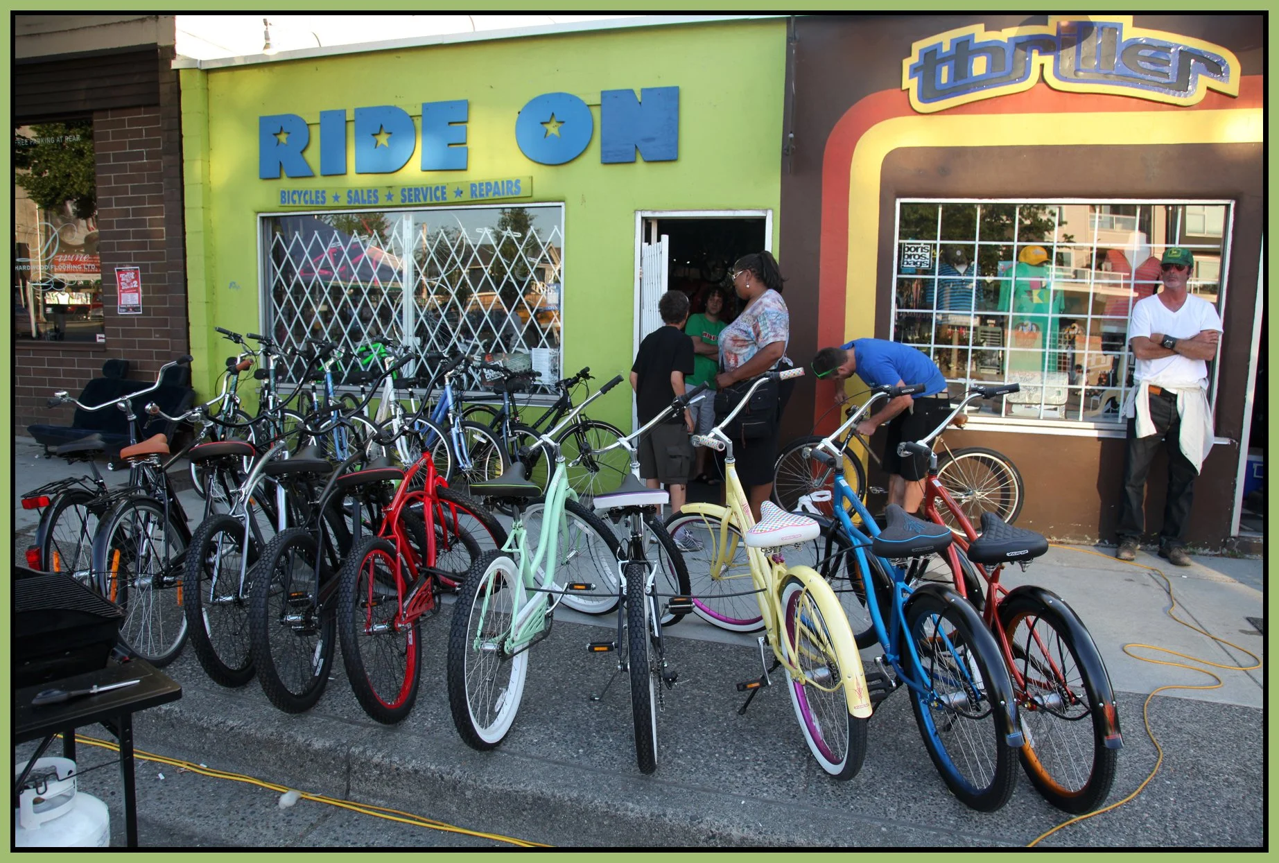 Ride On Main St_Jun 14_2009_0455_4x6s.jpg