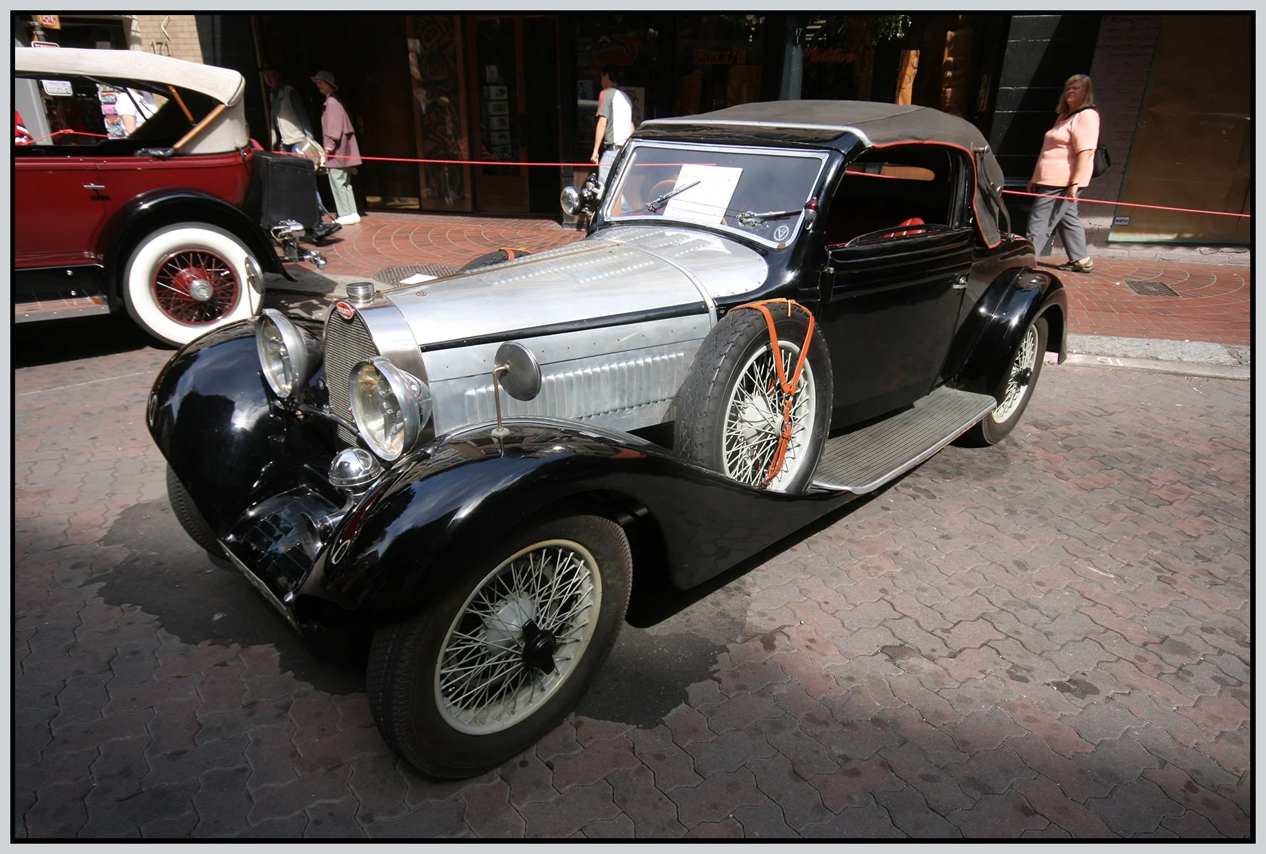 Bugatti in Gastown_0992_4x6s.jpg