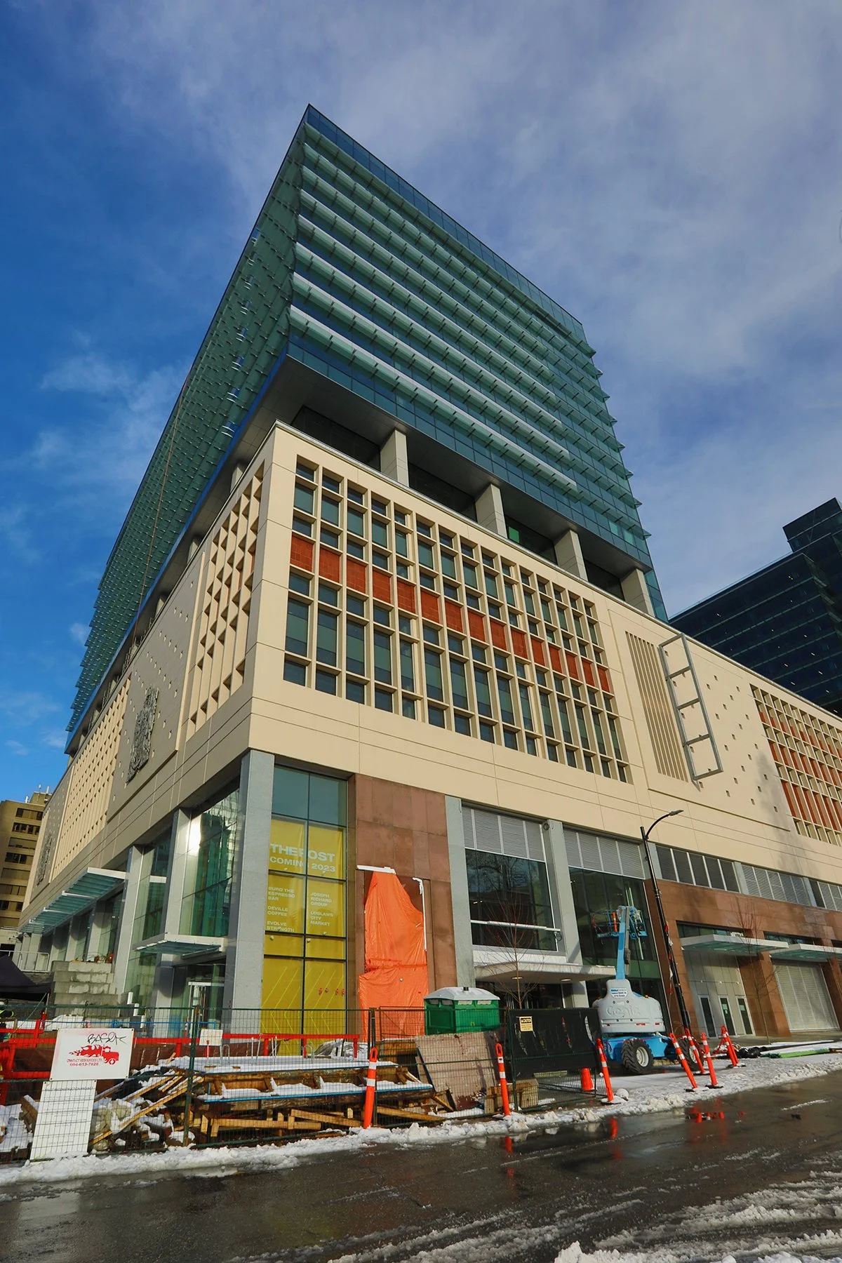 The Post Amazon Const_Nov 30_2022_HDR_5C8595_4x6.jpg