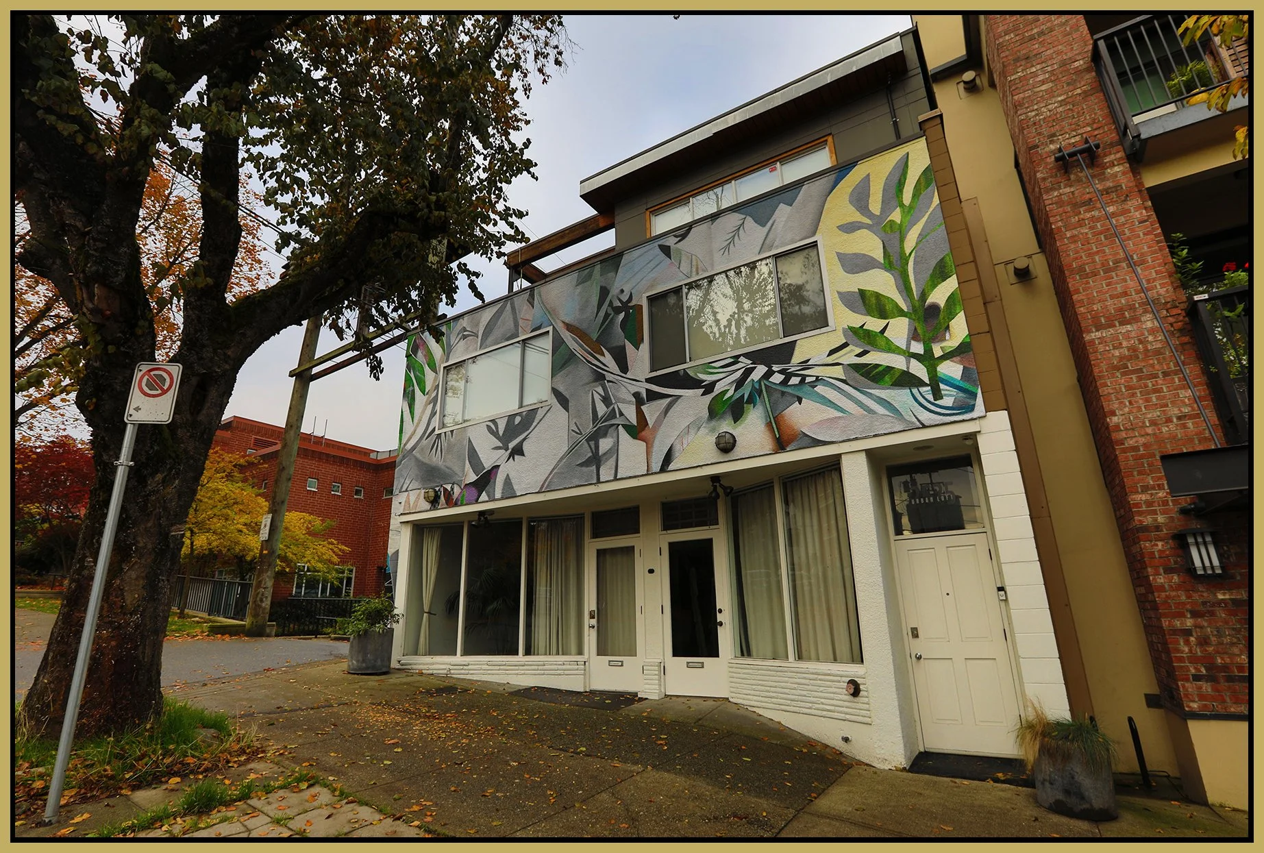 2525 Ontario St Mural_Oct 24_2018_HDR_D0839_4x6s.jpg