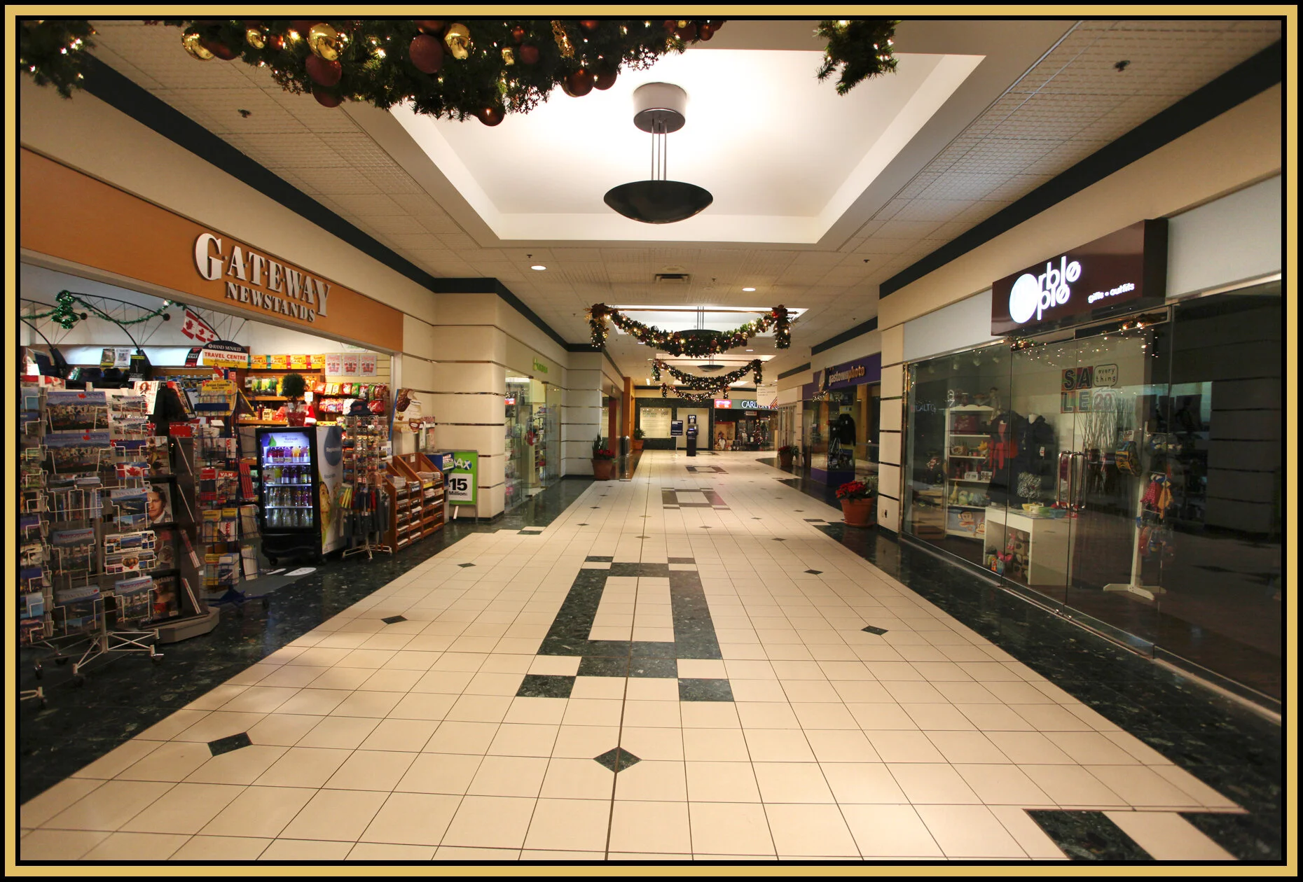 Waterfront Ctr_Dec 12 09_0985_4x6s 2.jpg