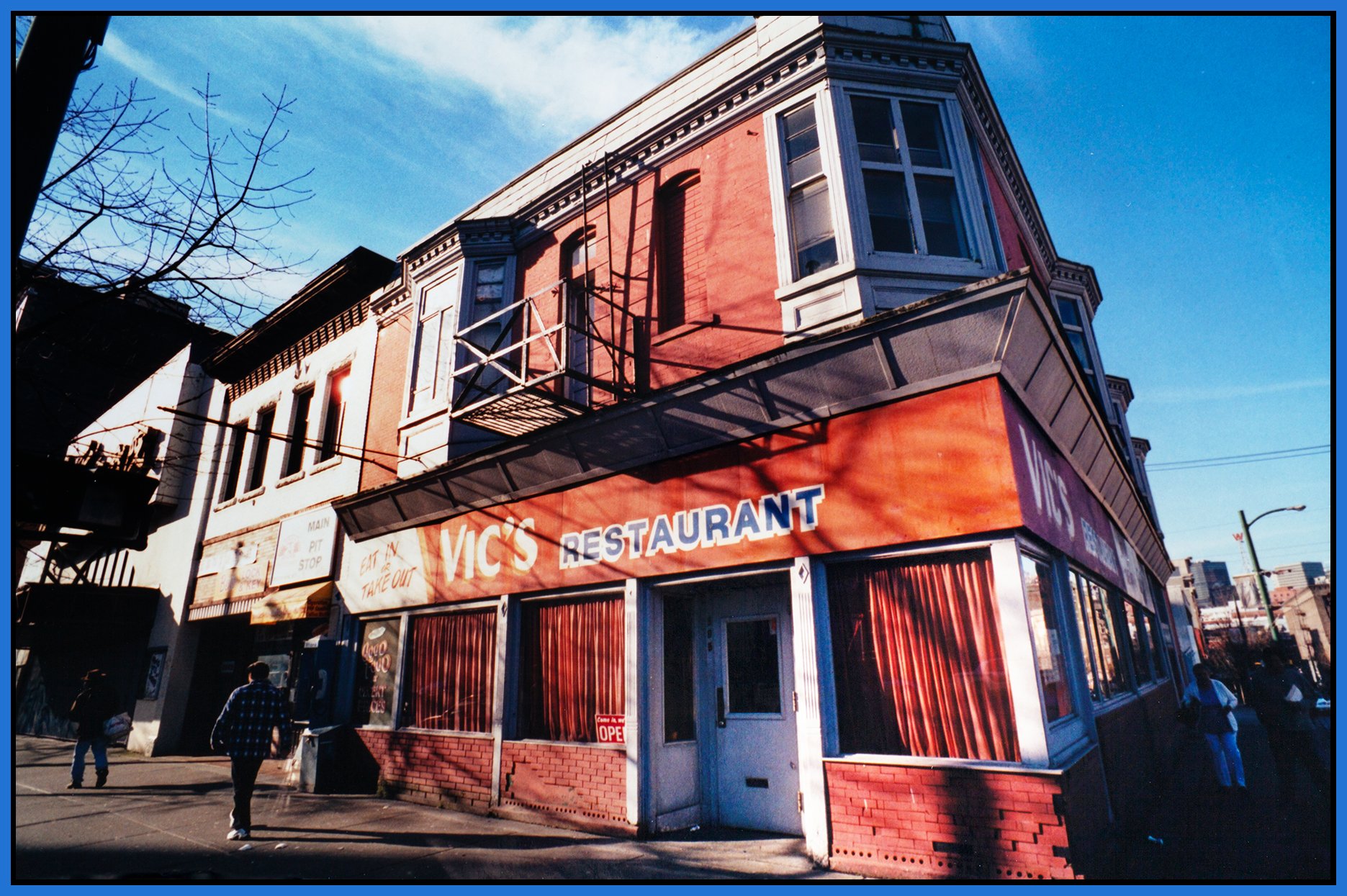 Vic's Restaurant on Main St_1080's_8970_peFullEdit_4x6s.jpg