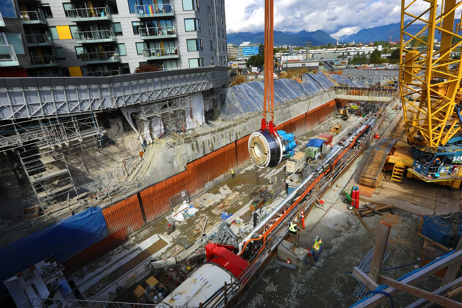 GNW Skytrain Const_Sep 16_2022_HDR_5B9109_4x6.jpg