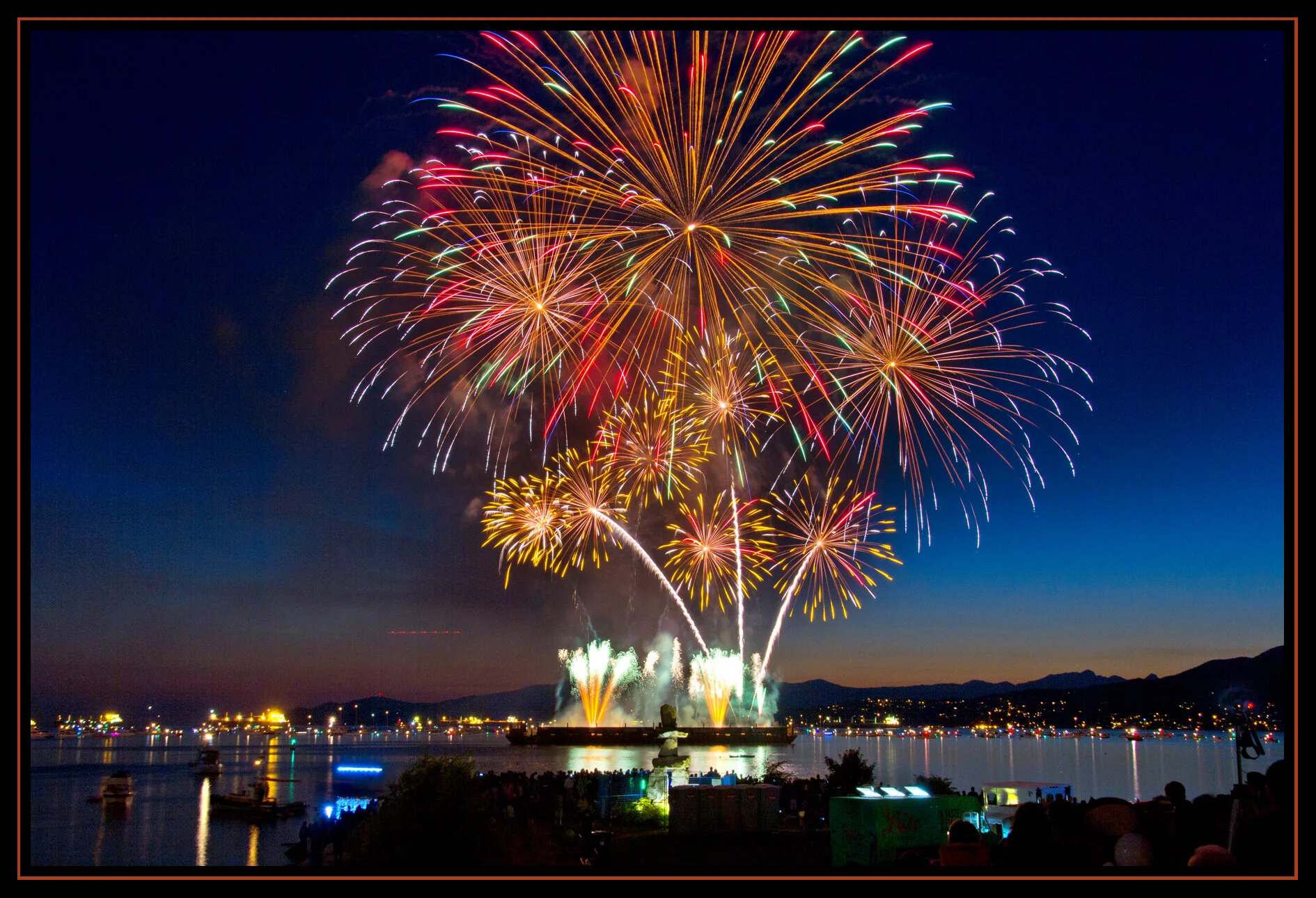 Fireworks VietNam_Jul 28_2012_6069vel_4x6s.jpg