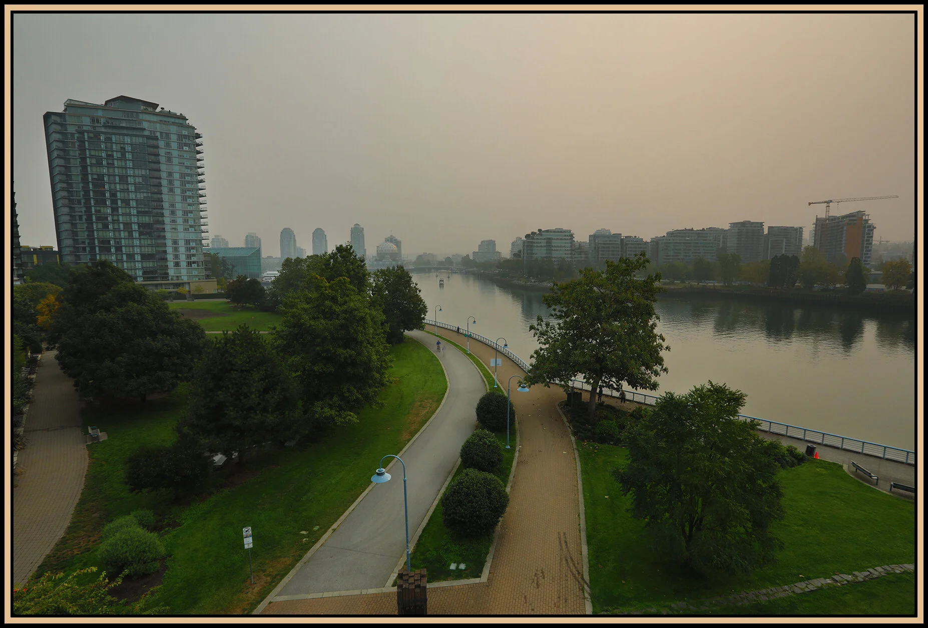 Cambie Bg LkgSE Smokie_Sep 17_2020_HDR_4G2193_4x6s.jpg