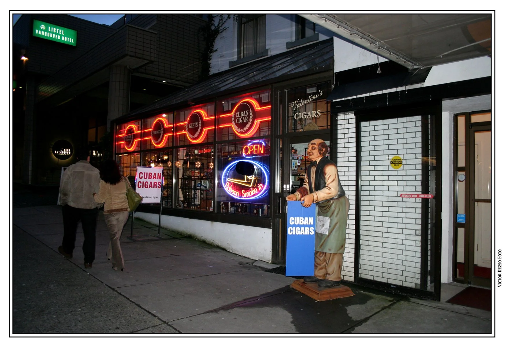 Robson St._3354_4x6s.jpg