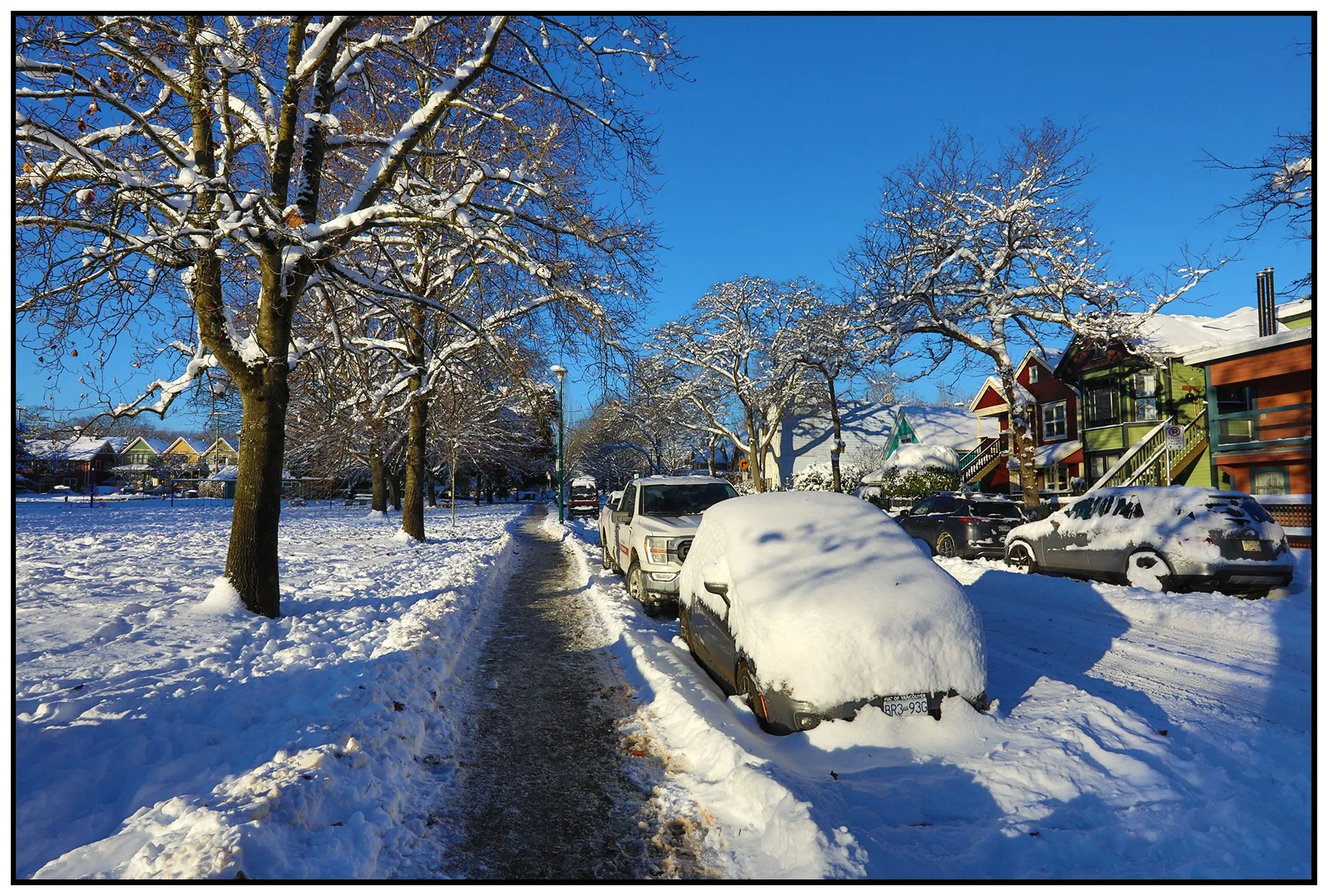 678 Keefer St in Snow_Dec 21_2022_HDR_5D0411_4x6s.jpg
