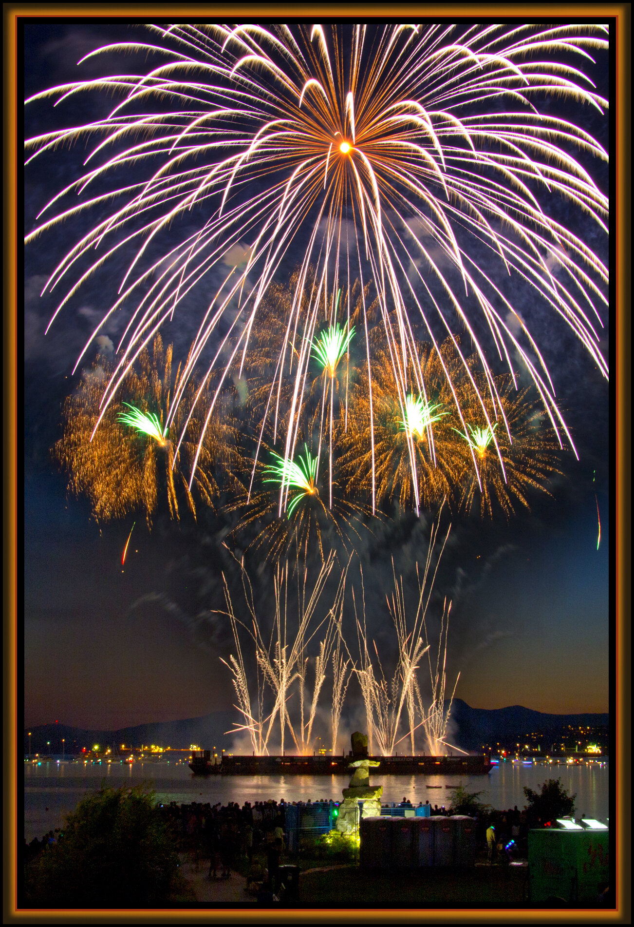 Fireworks Vietnam_Jul 28_2012_6060vel_4x6s.jpg