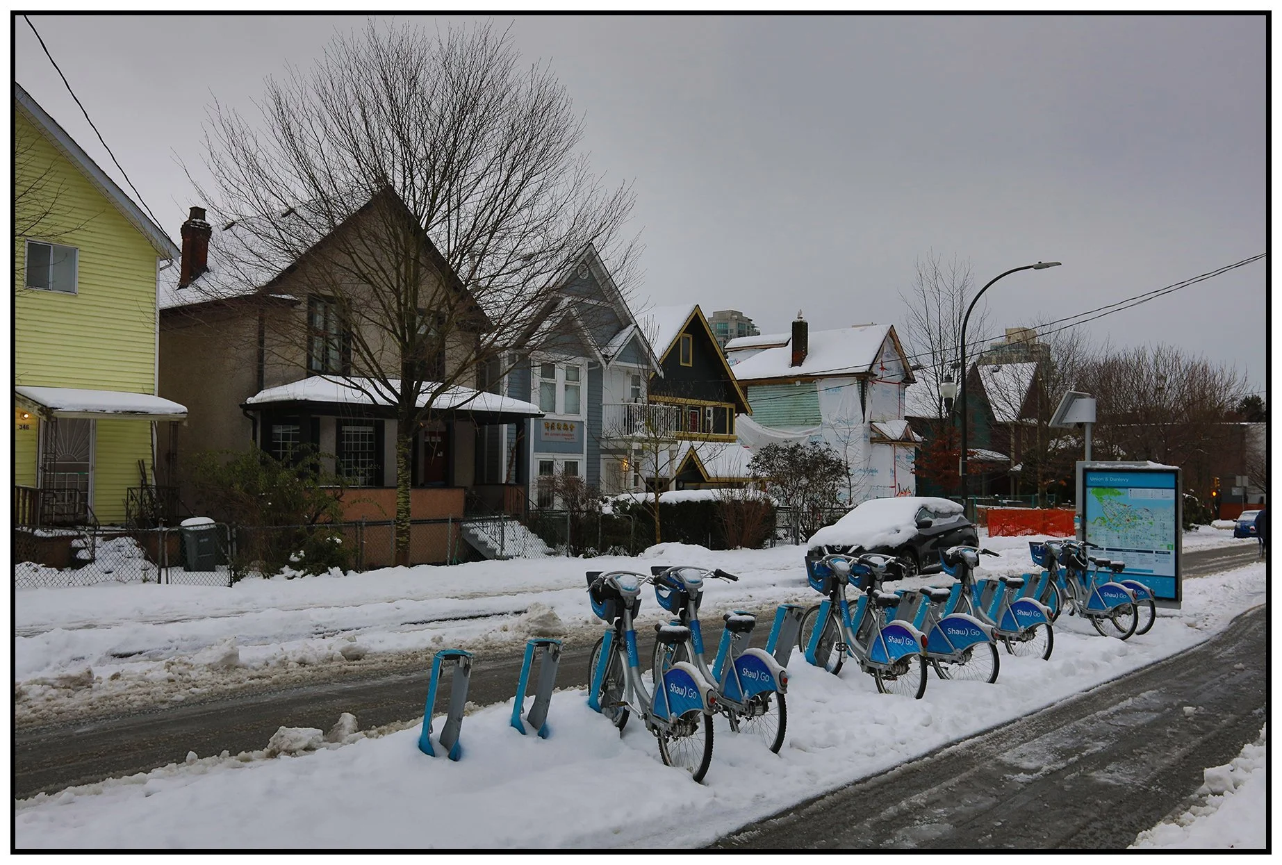350 Union St Modi Bikes in Snow_Jan 2_2022_HDR_5A6166_4x6s.jpg