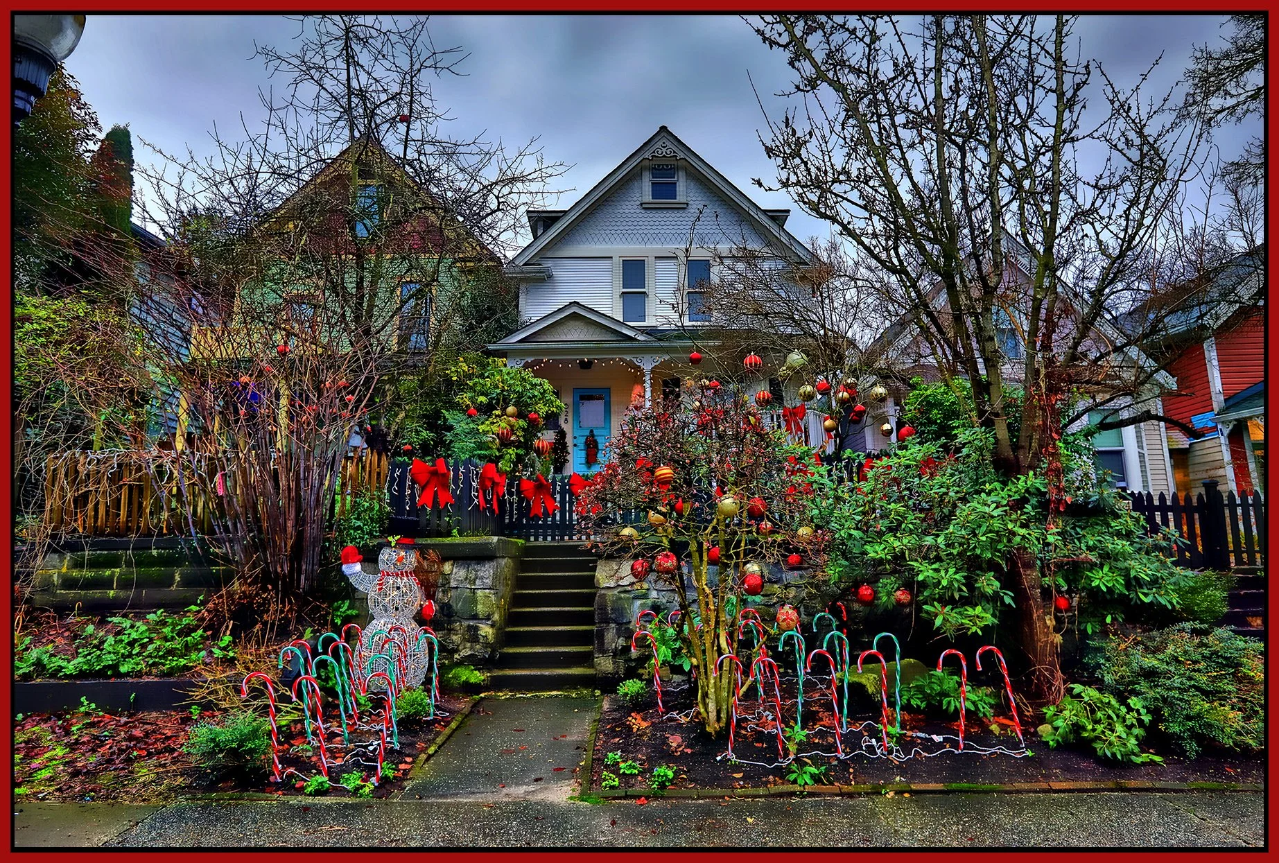 528 Union St Xmas Decorations_Dec 29_2024_HDR_4J4996_peHdr2013_1_4x6s.jpg