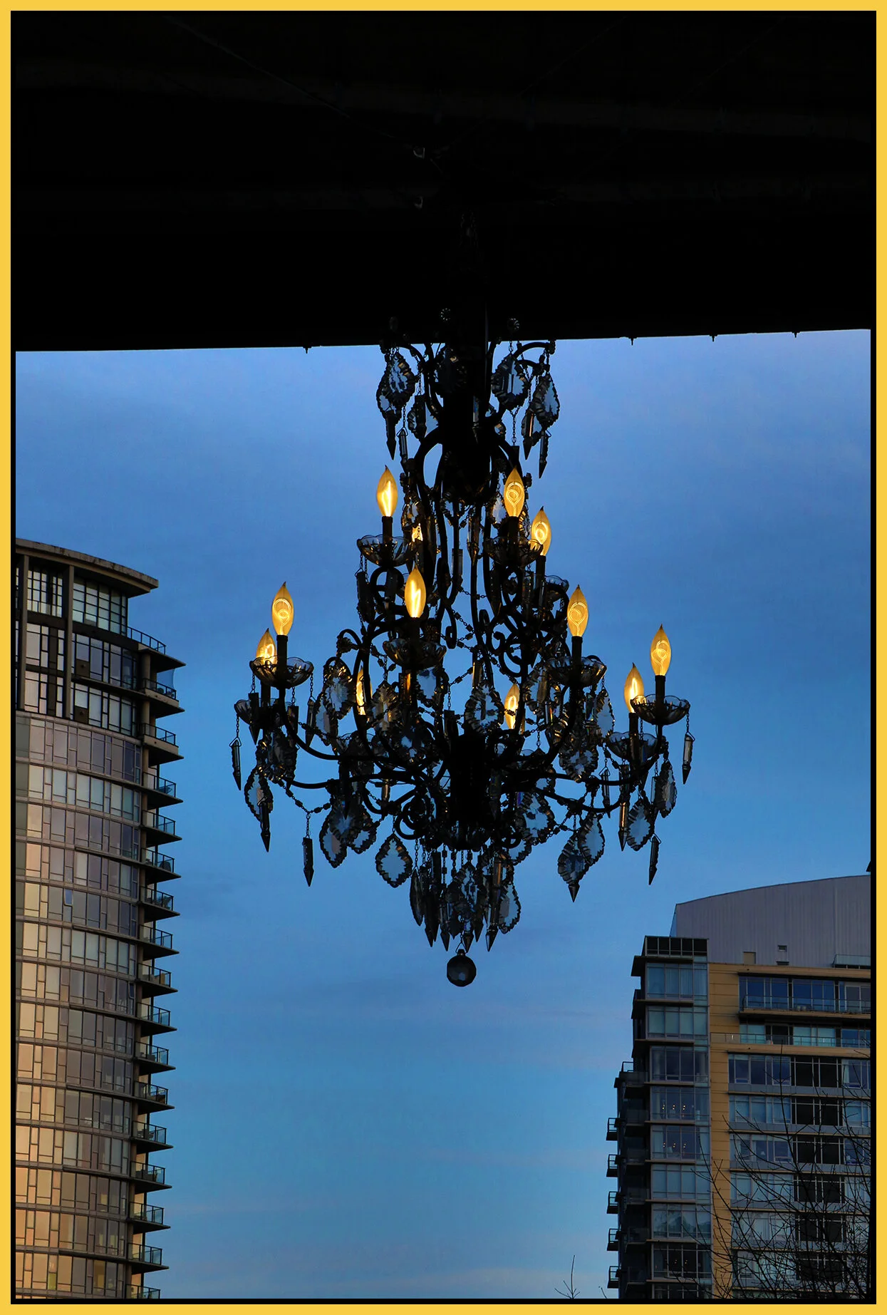 1500 Granville St Chandelier_Mar 3_2021_HDR_4G5526_4x6s.jpg
