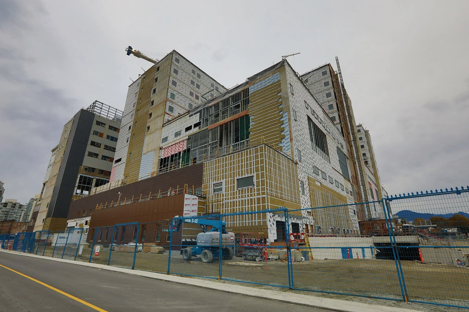 New St.Paul's Hospital Const_Oct 25_2024_HDR_5E3611_4x6.jpg