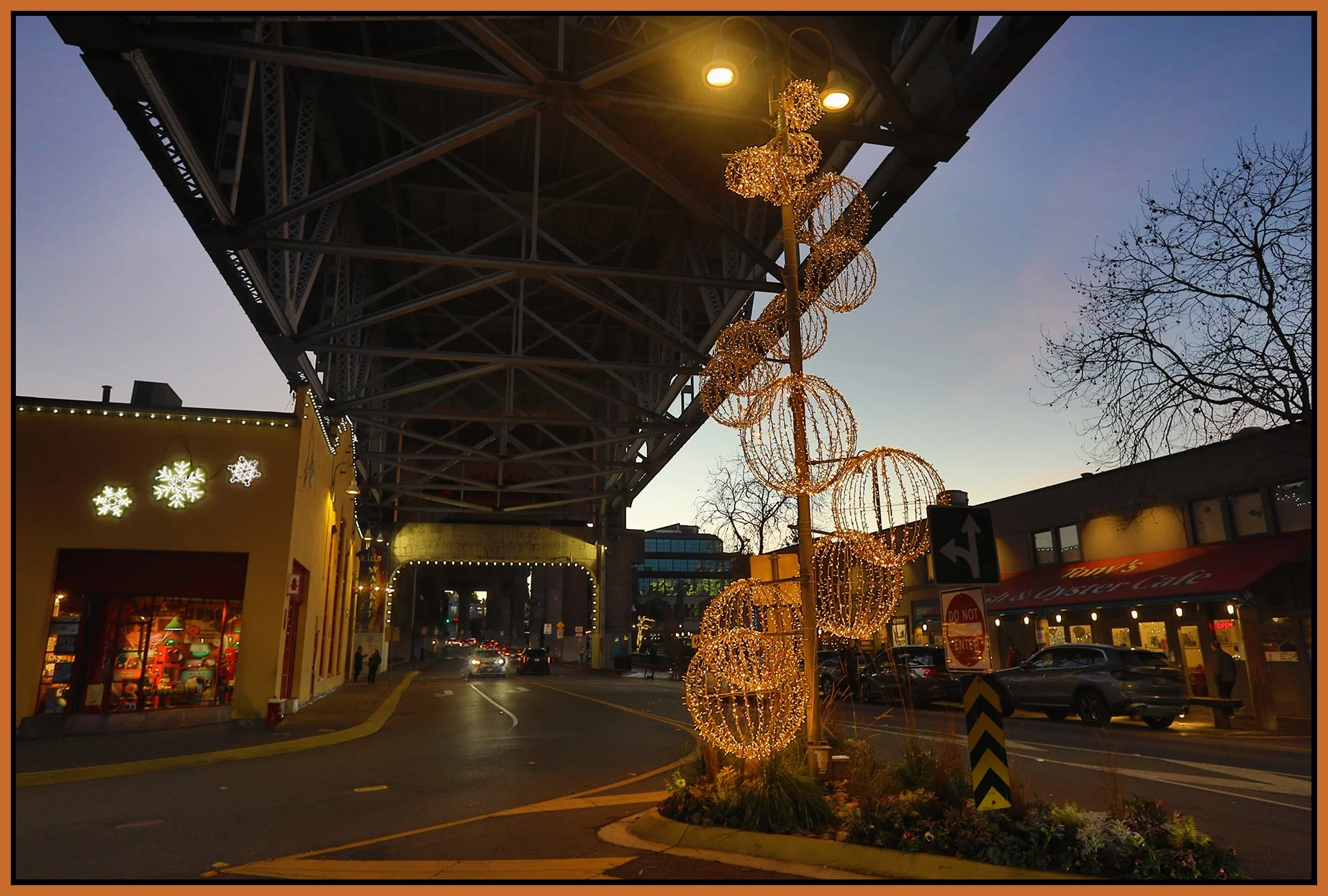 Granville Island LkgS Art_Dec 1_2024_HDR_5E6188_4x6s.jpg