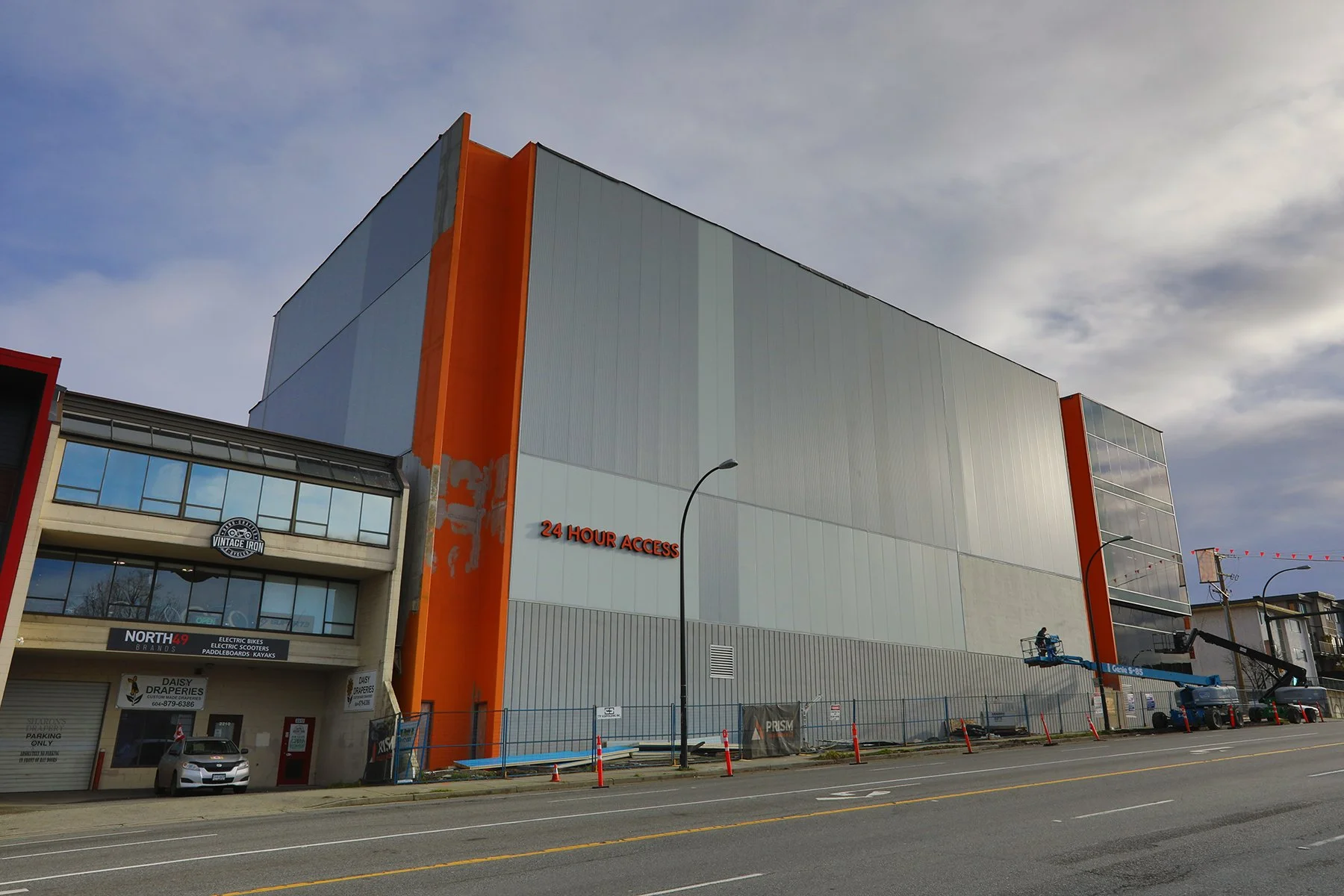 2220 Clark Drr Const_Dec 15_2021_HDR_5A2671_4x6.jpg